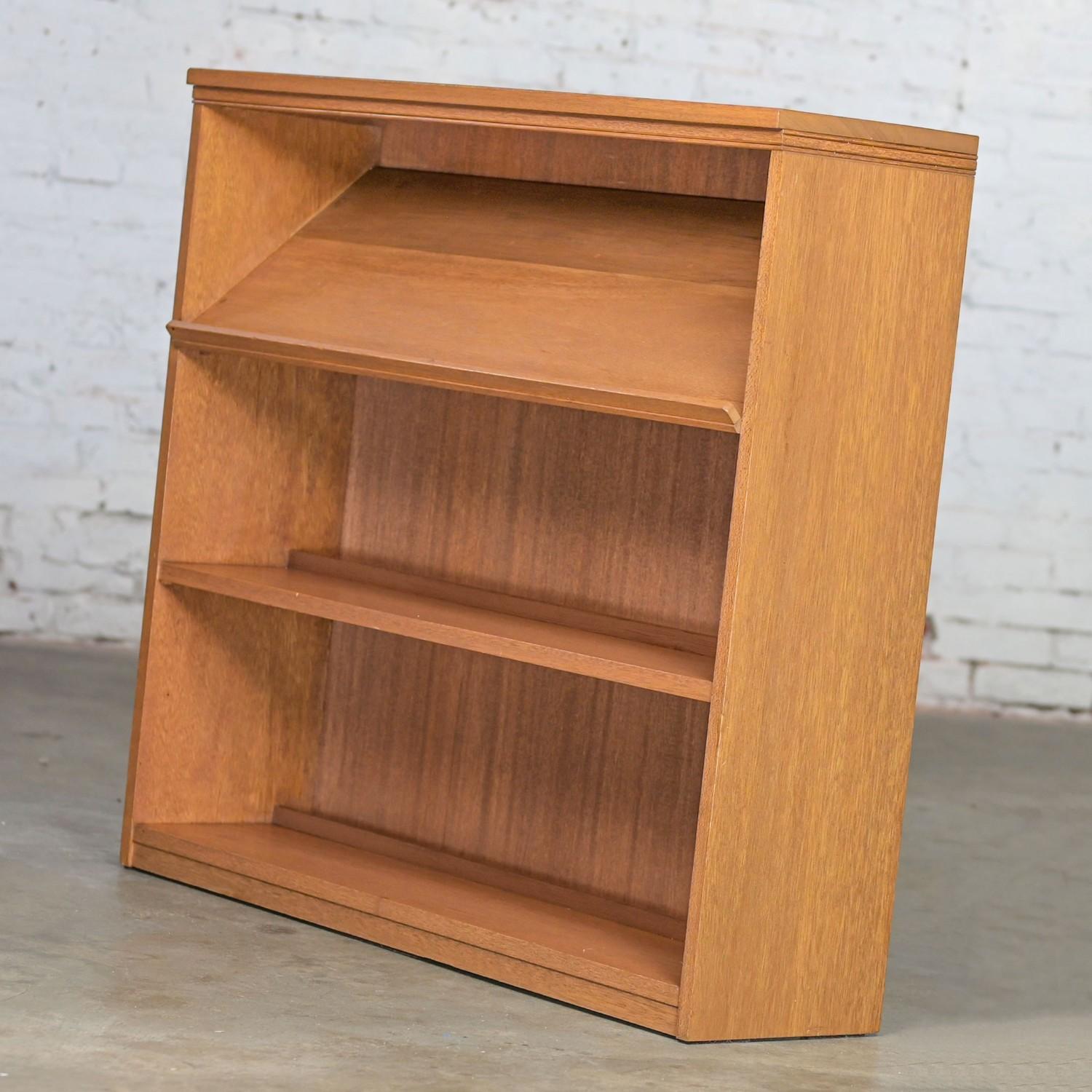 1950-1960’s Mid-Century Modern Low Mahogany Bookcase with Slanted Display Shelf For Sale 1