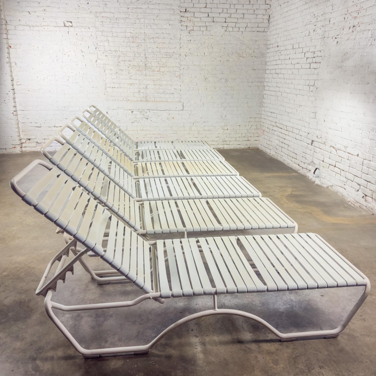 1950-1960 Lot de 6 chaises longues empilables Tropitone Kahana Aluminium & Vinyle en vente 12