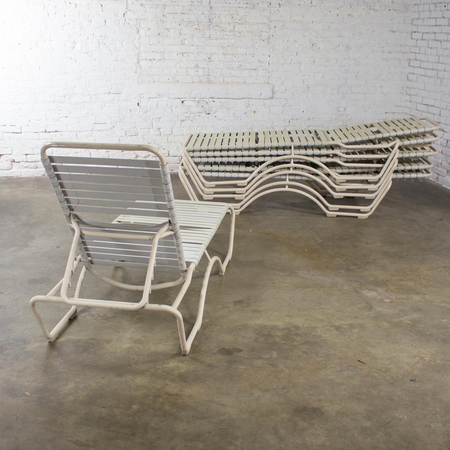 1950-1960 Lot de 6 chaises longues empilables Tropitone Kahana Aluminium & Vinyle Bon état - En vente à Topeka, KS
