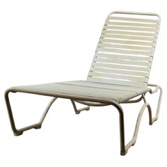 Chaise longue empilable Tropitone 1950-1960 Sangles en vinyle Cadre en aluminium
