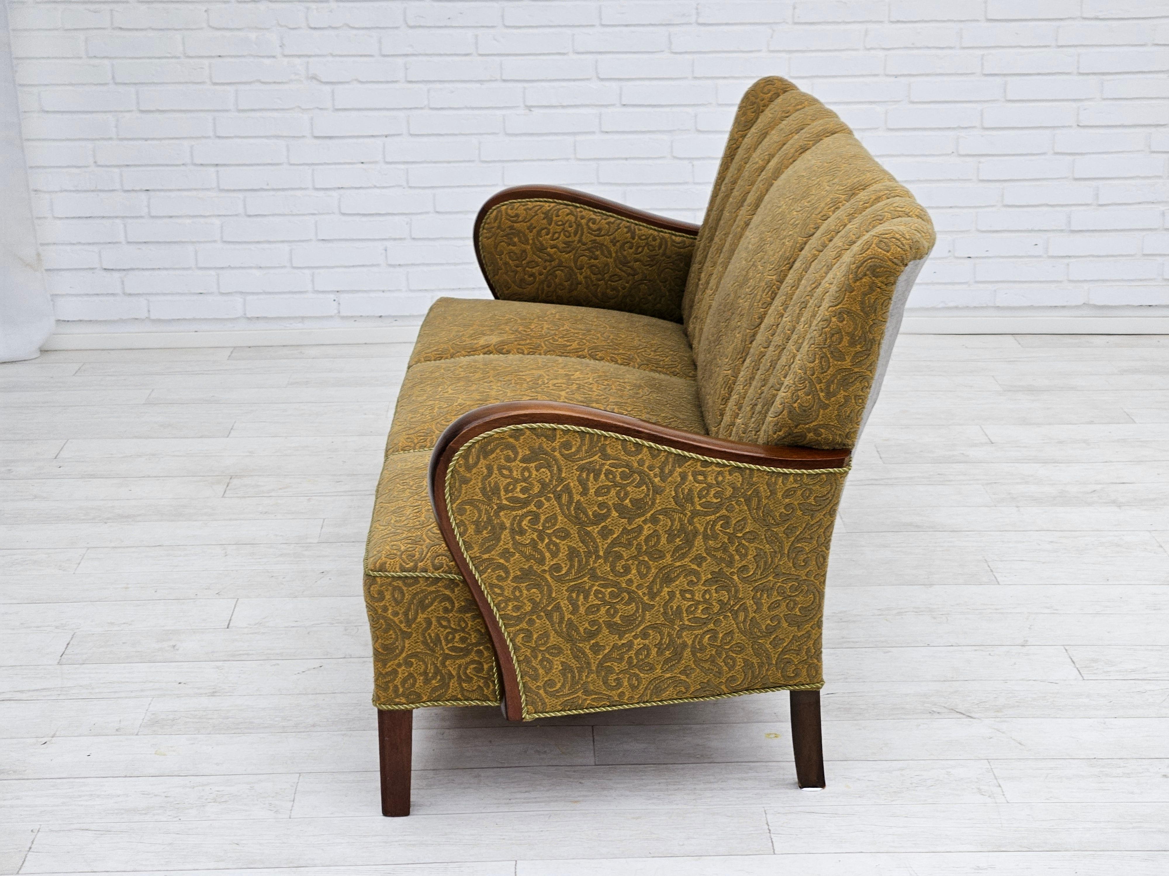 1950-60er Jahre, dänisches 3-Sitzer-Sofa, Originalzustand, Baumwolle/Wolle, Buchenholz. im Angebot 3