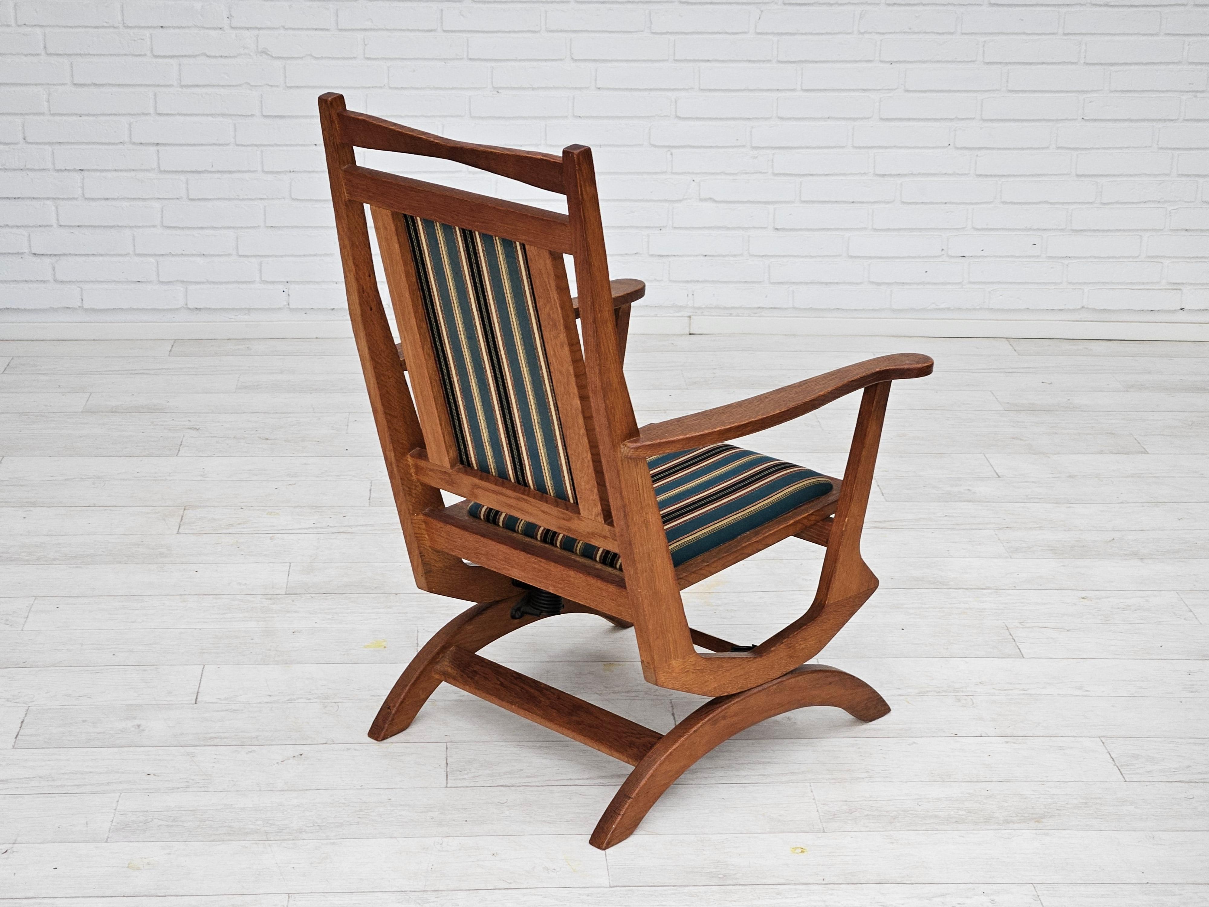 Danois Dans les années 1950-60, le fauteuil à haut dossier danois en très bon état d'origine en vente