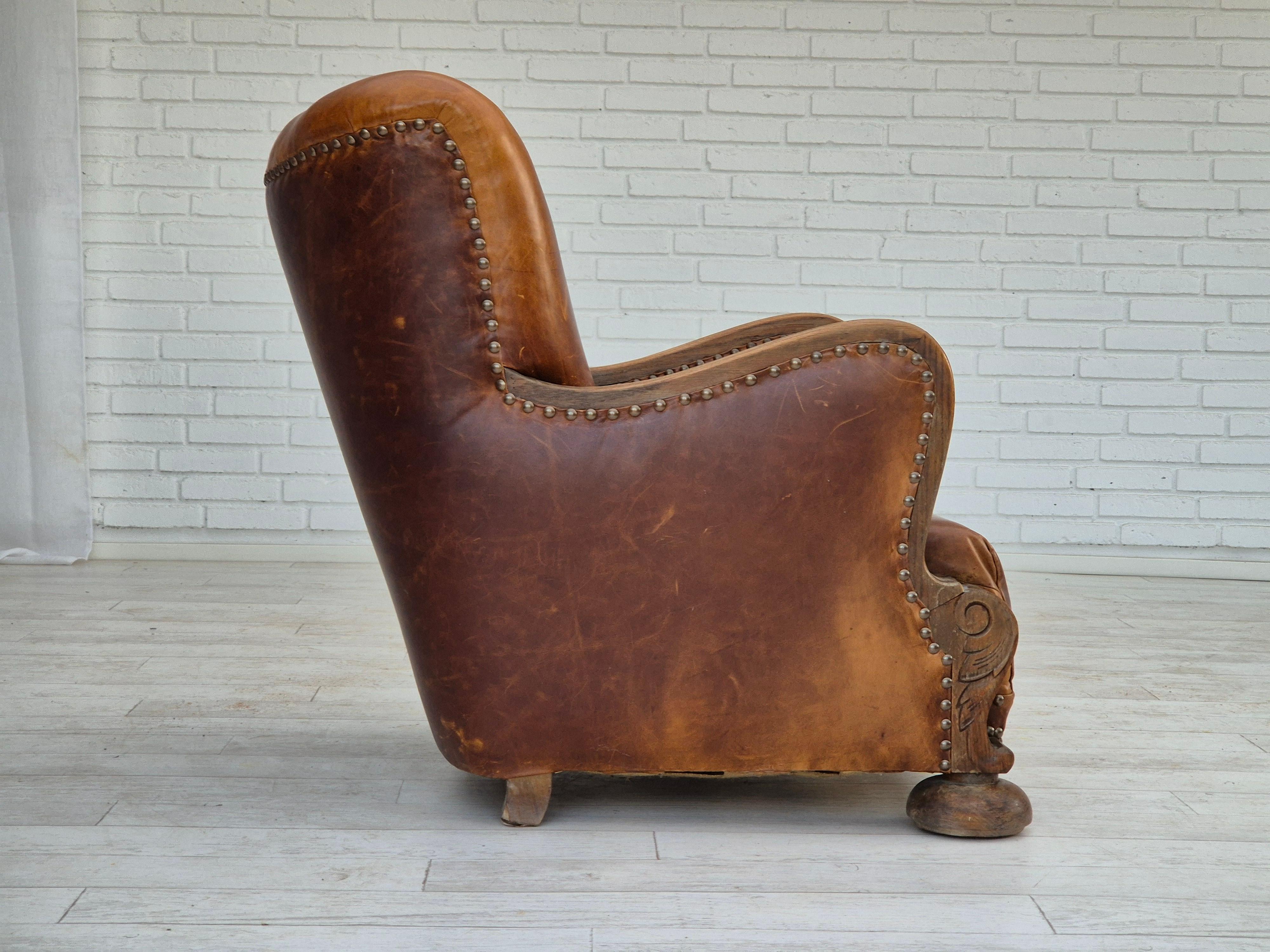 Cuir 1950-60, fauteuil relax danois, état d'origine, cuir, bois de chêne. en vente