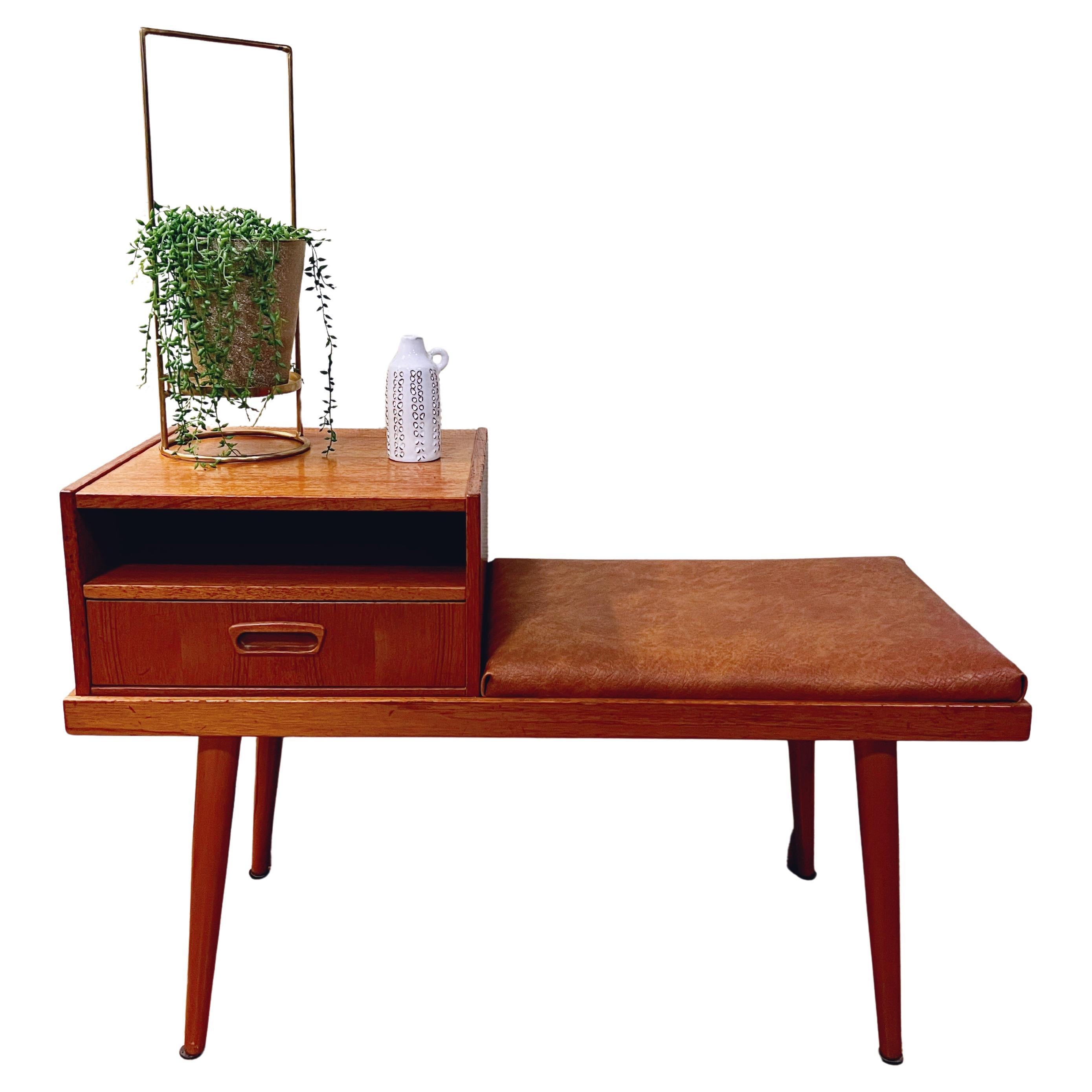 Panchina da corridoio in teak degli anni '50/'60, design scandinavo di metà secolo. in vendita