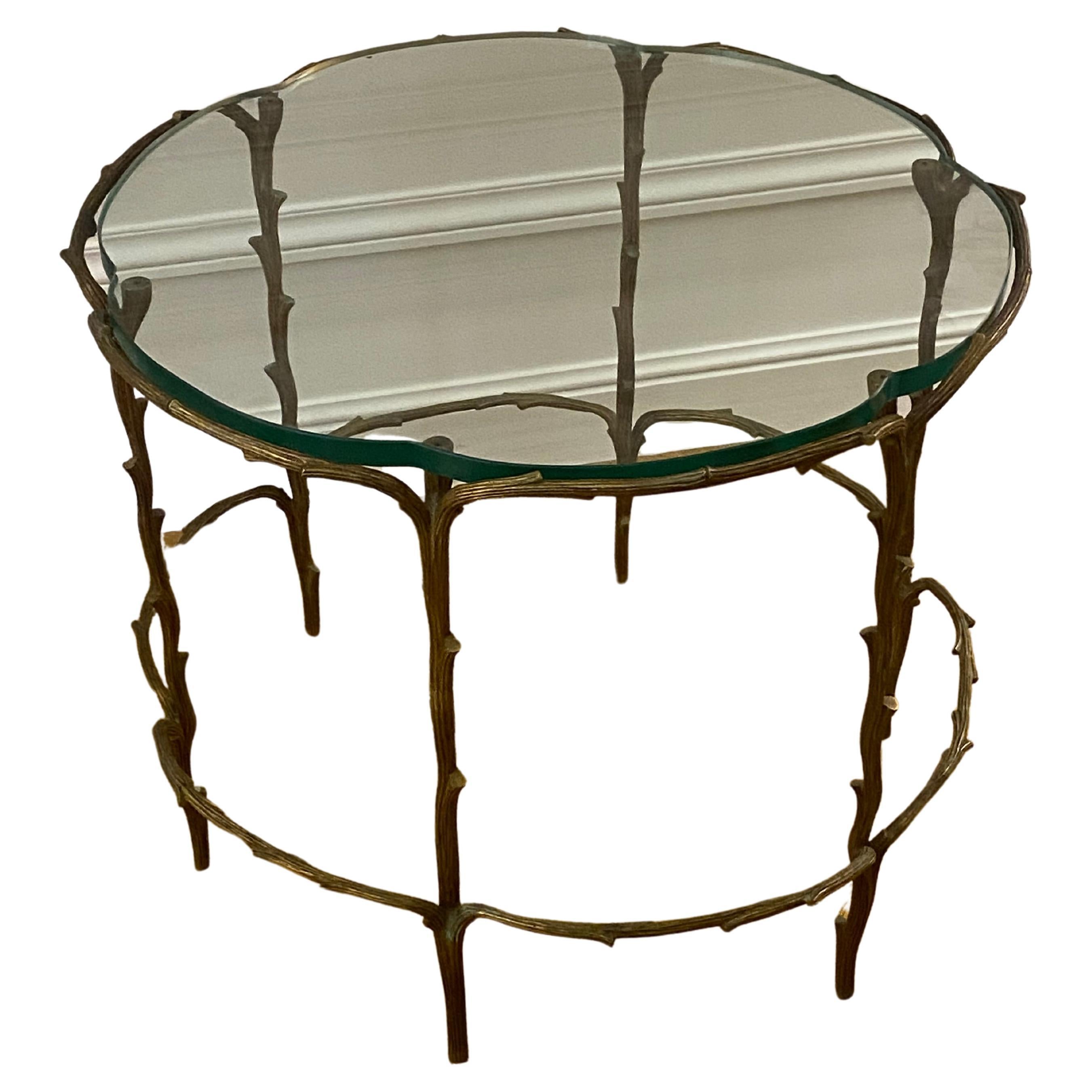 1950/70′ Cofee Table In Gilt Bronze Vegetal Decor Style Maison Charles ⌀ 66 H 53