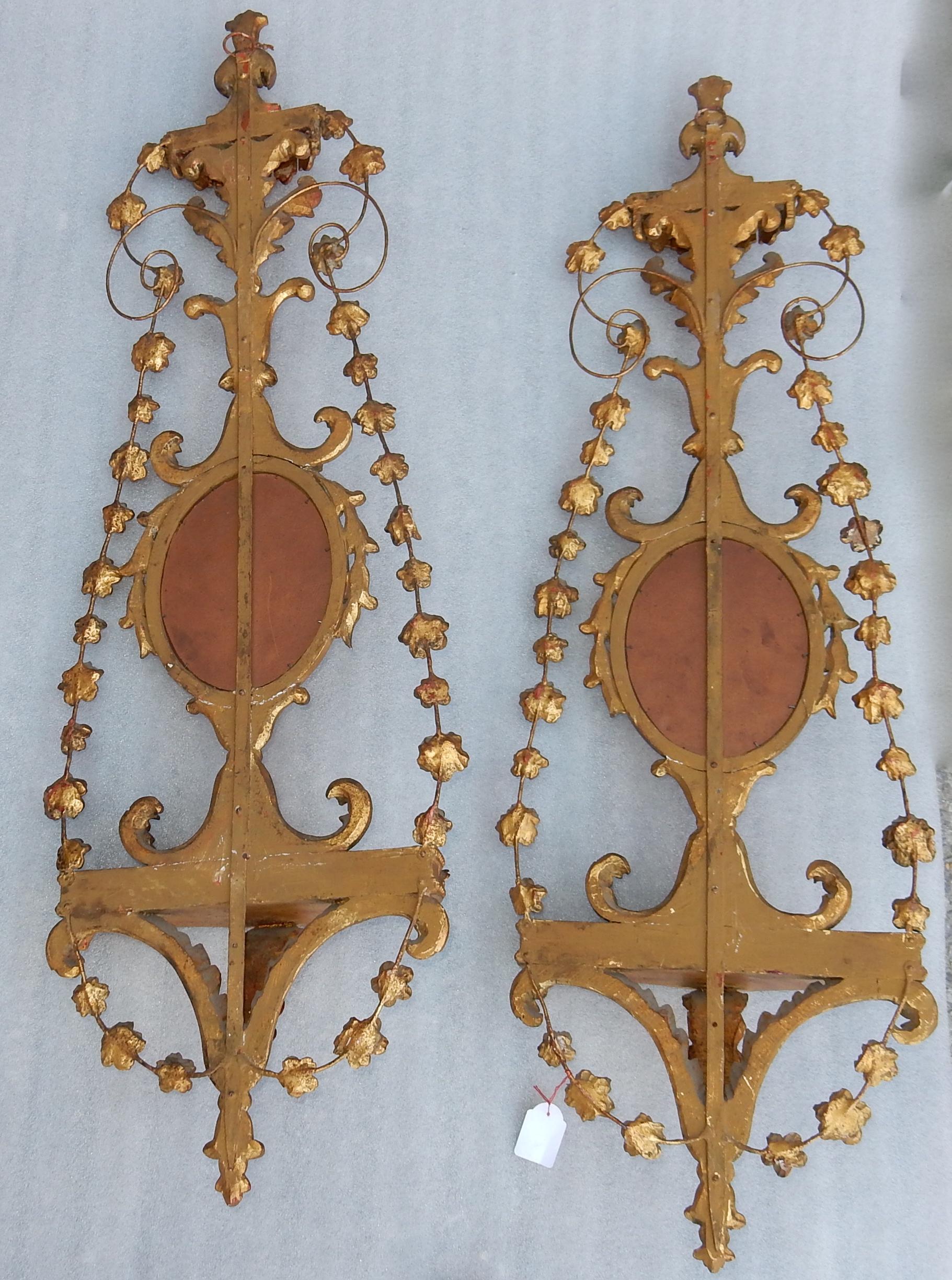 Pair of Golden Wood Wall Lamps Romantic Venice Console, Garlands, Mirrors In Good Condition In Paris, FR