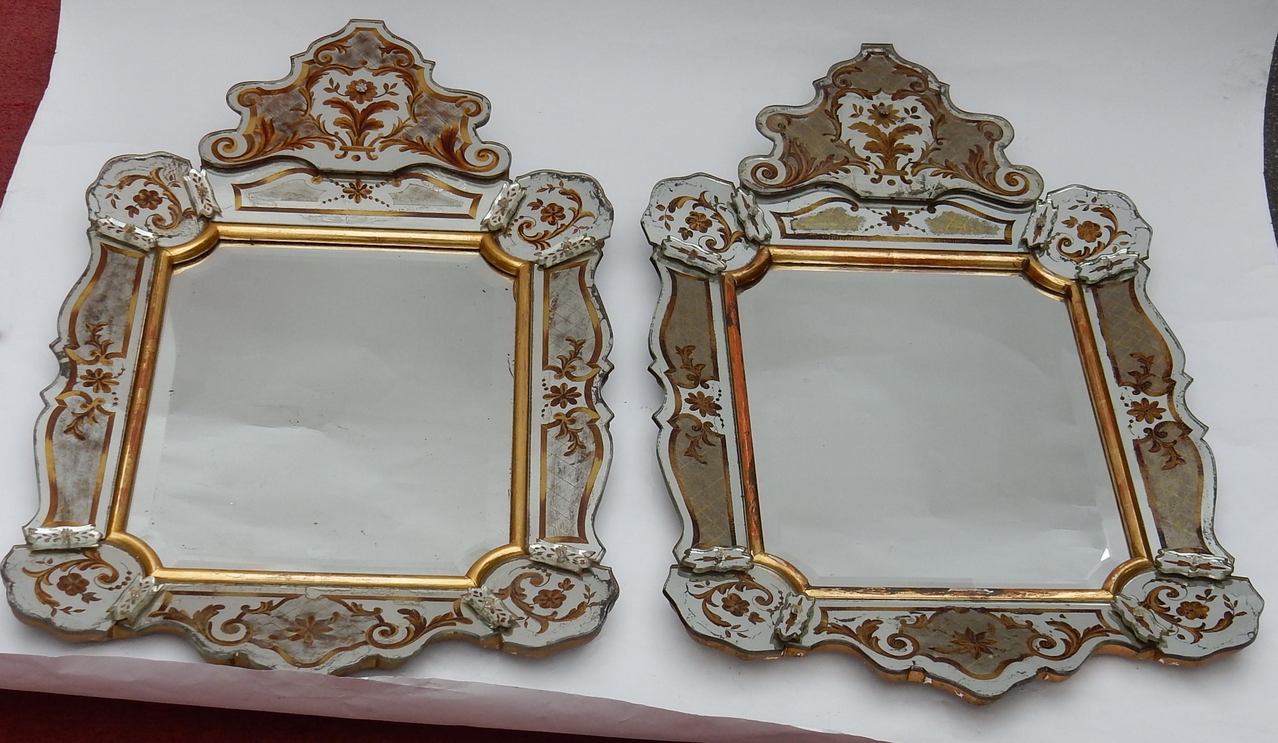 Giltwood 1950-1970 Pair of Mirrors with Decors Eglomised