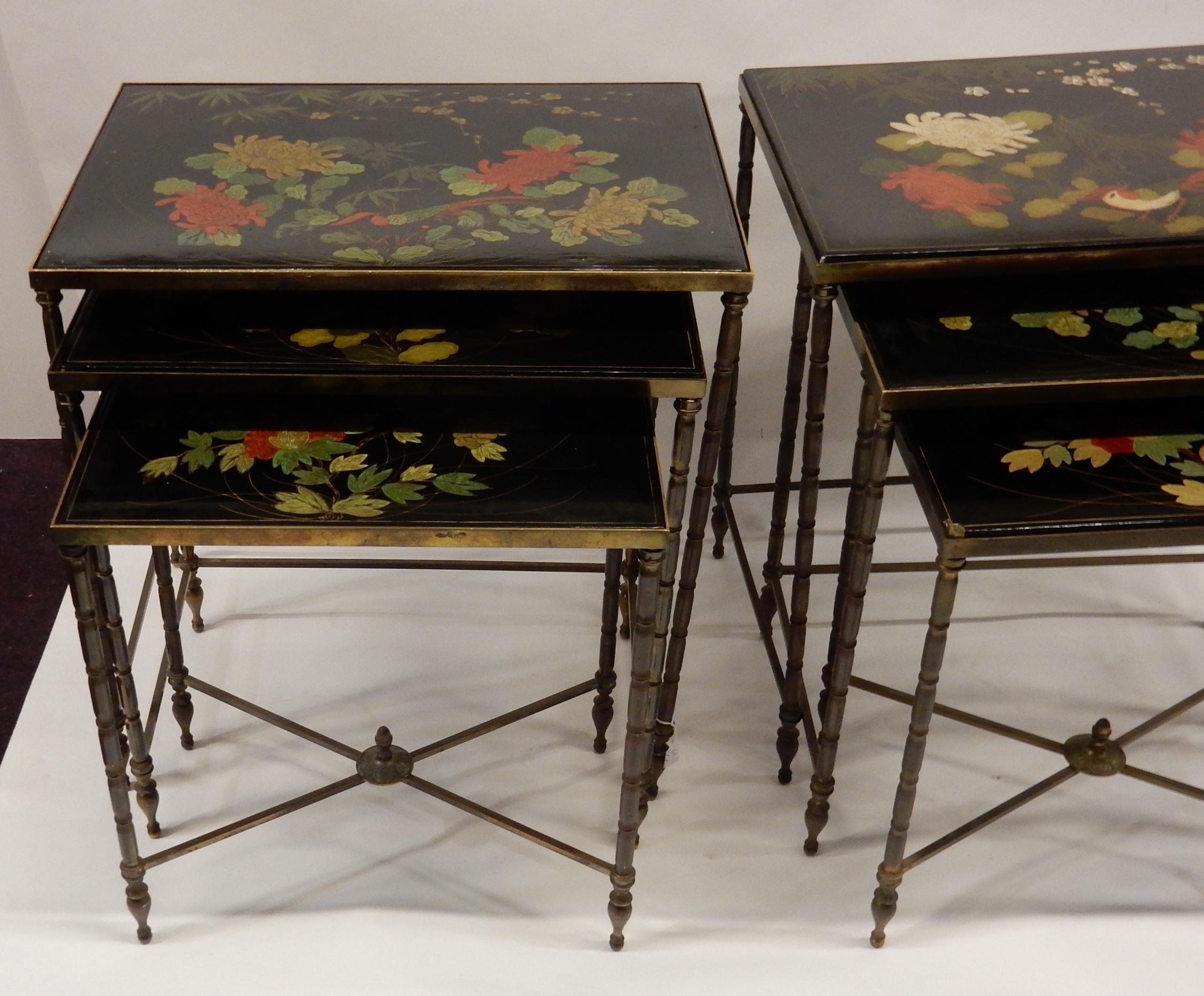 Serie of 3 nesting tables gilded brass deco bamboo with top lacquered black and gold
Measures: 50 x 35 x H 53 cm
45 x 30 x H 48 cm
40 x 25 x H 44 cm
circa 1950-1970
Good condition.