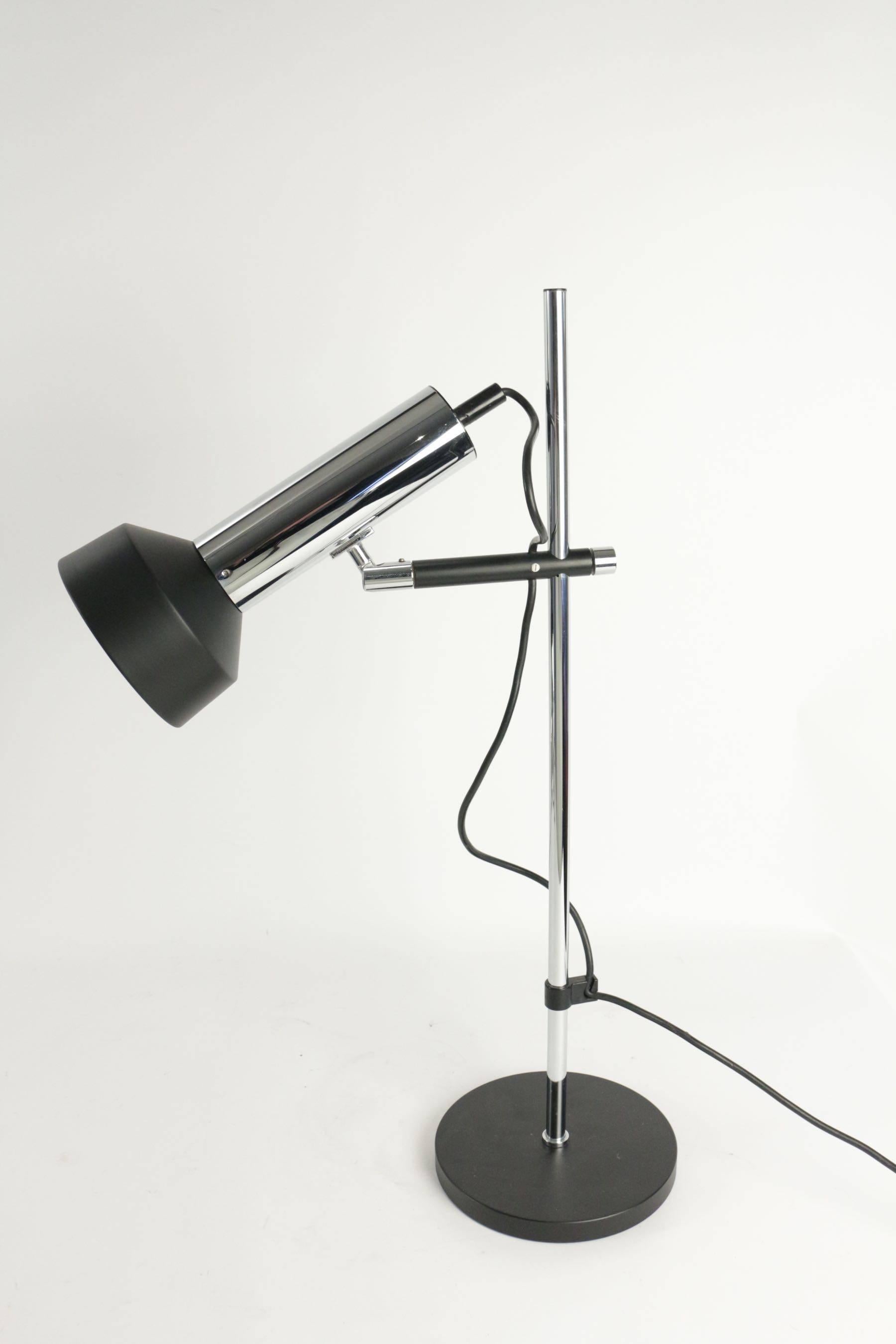 Acier Lampe de bureau réglable d'Arlus, 1960 en vente