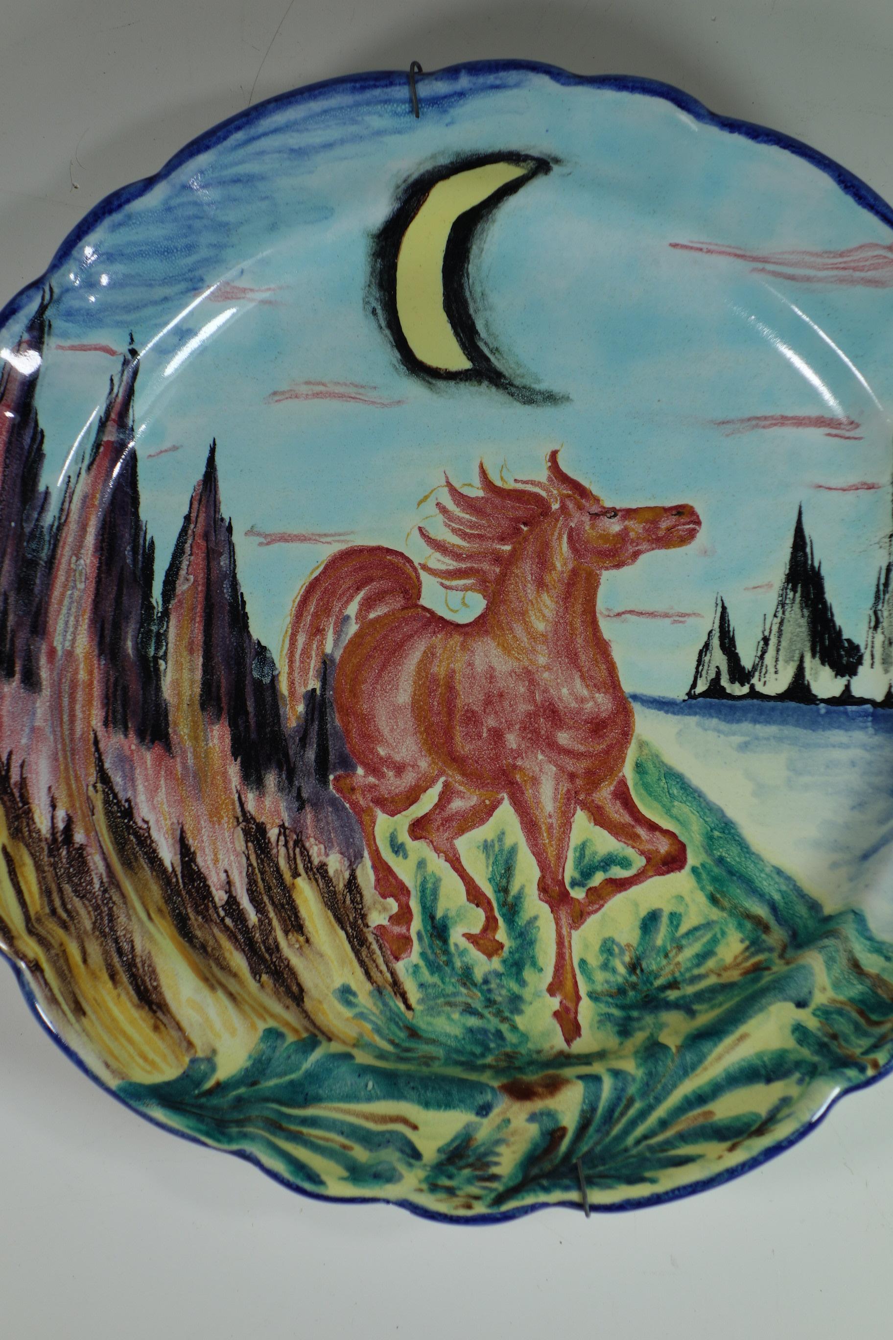 Mid-Century moderno 1950 Aligi Sassu MGA Albisola Artista Italiano Paint Horse Piatto in ceramica in vendita