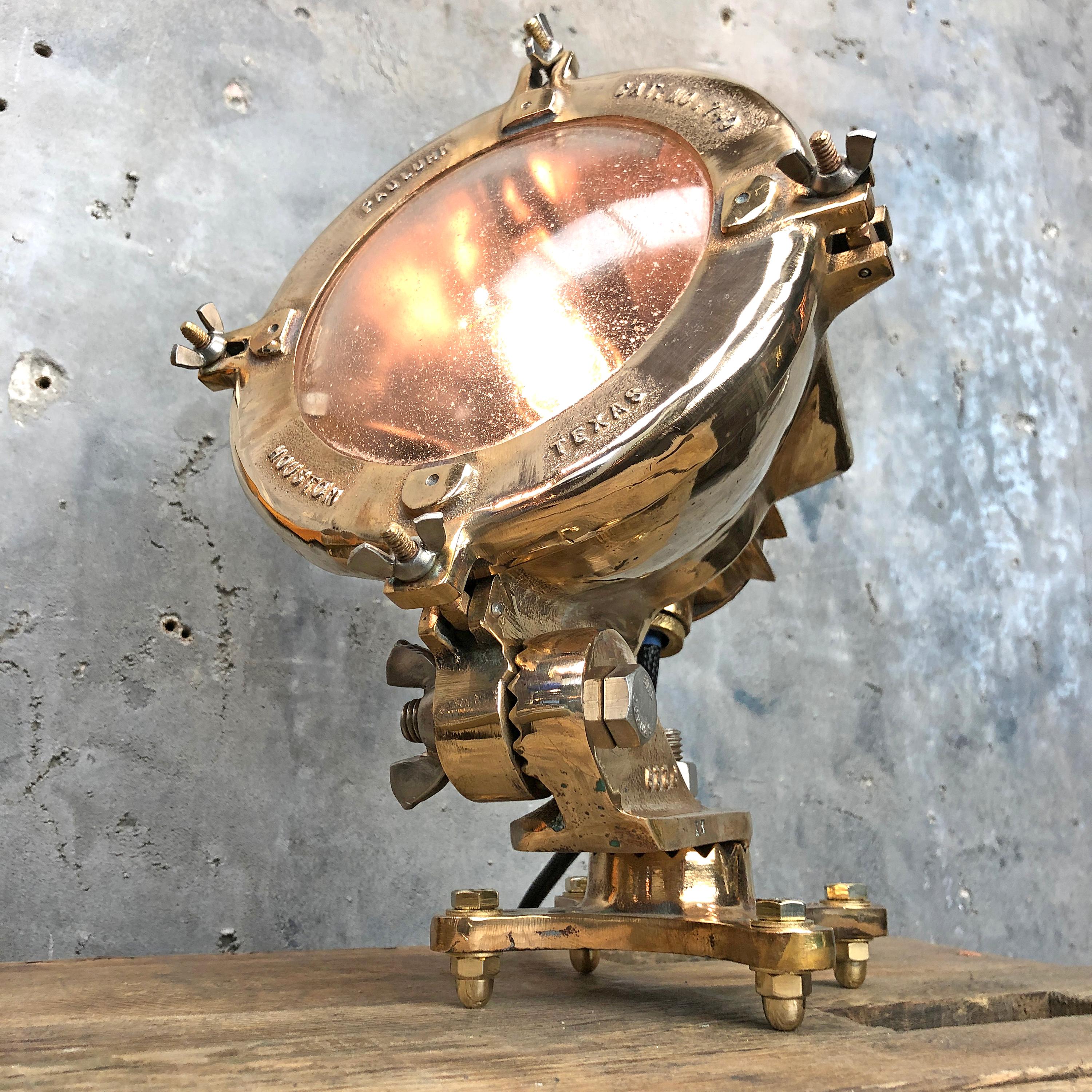 Lámpara de sobremesa de bronce fundido industrial americana de 1950 by Crouse Hinds en venta 6