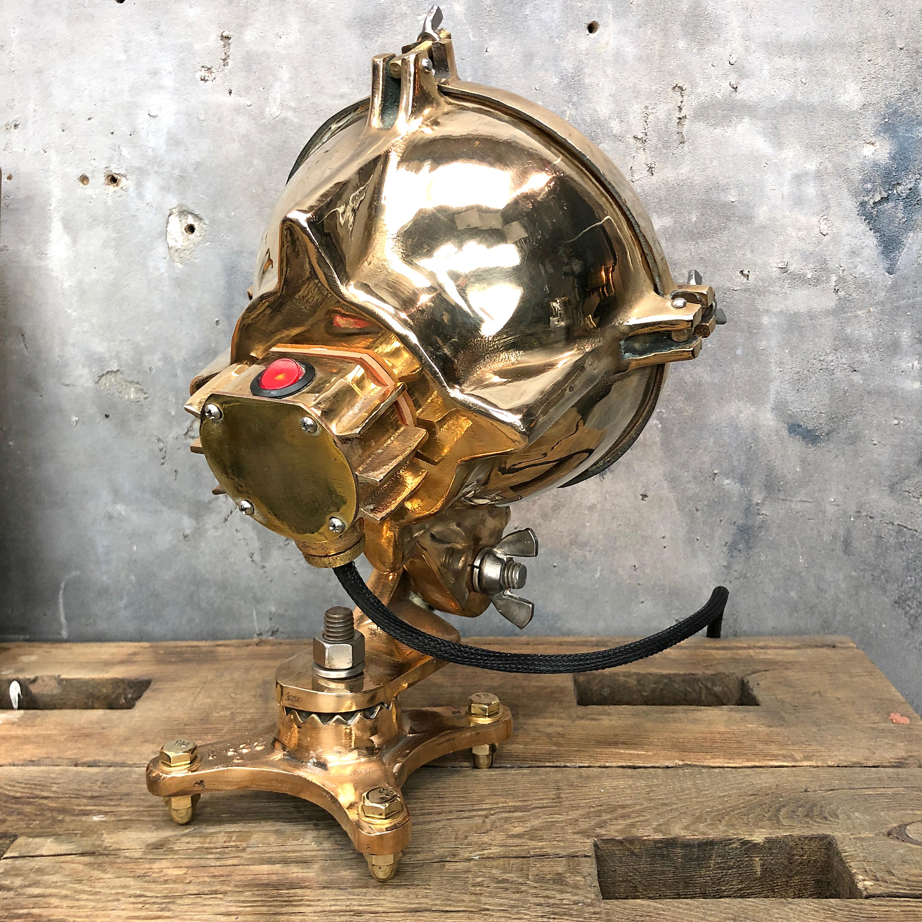 Lámpara de sobremesa de bronce fundido industrial americana de 1950 by Crouse Hinds Vaciado en venta