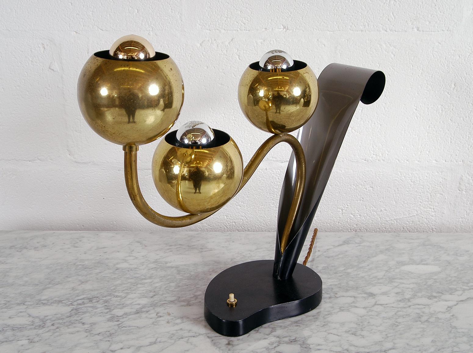 Aluminum 1950 American Mid-Century Modern Stylised Brass Flower Table Lamp Laurel Lamp Co