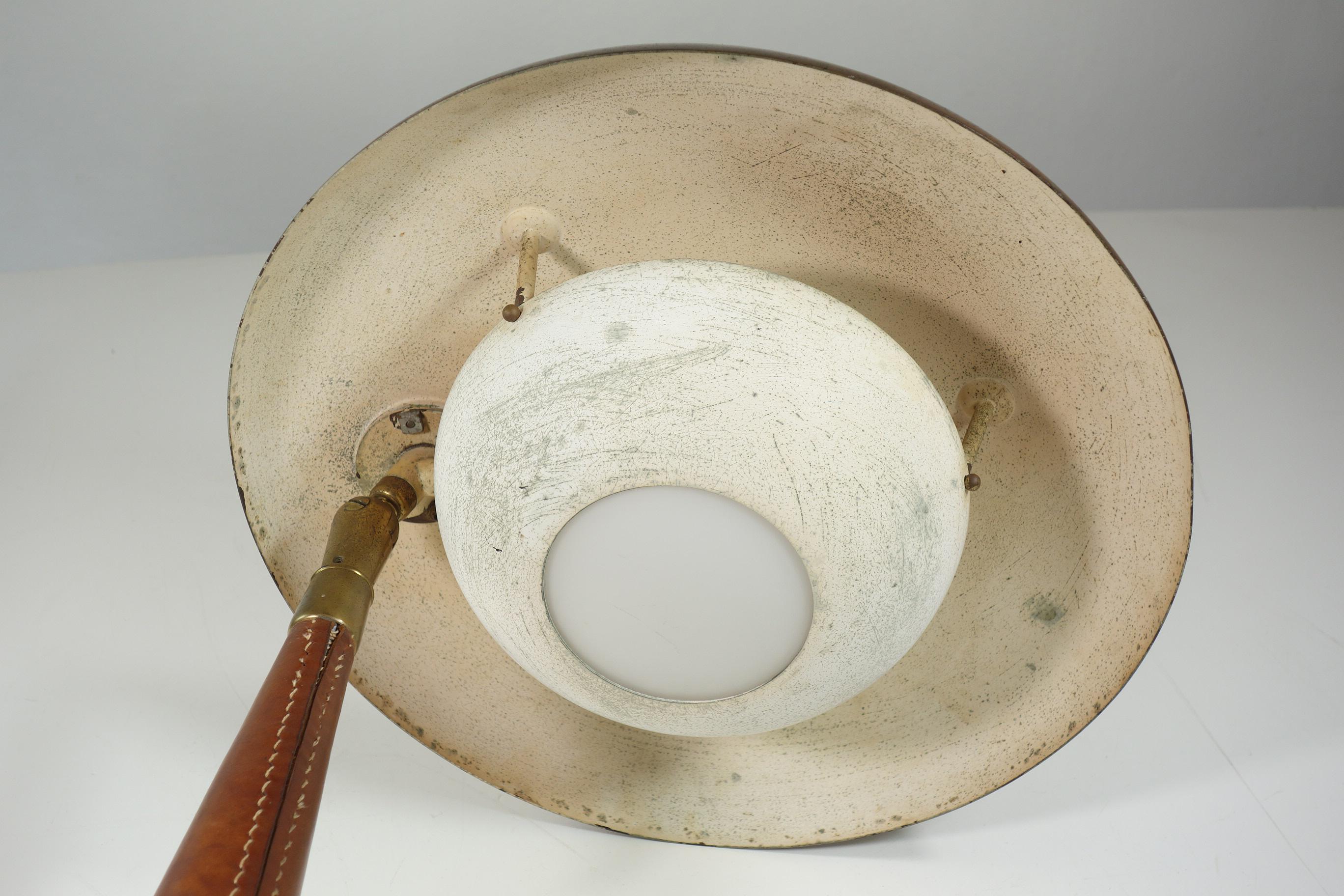 1950 Angelo Lelii Arredoluce Italienische Mid Century Design Messing Metall Tischlampe im Angebot 4