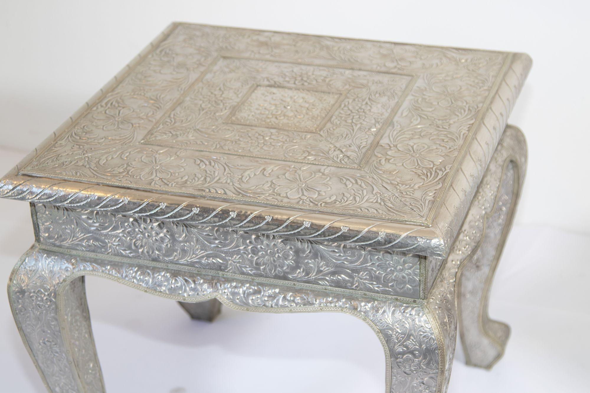 1950 Anglo-Indian Side Clad Silver Wrapped Low Table en vente 7