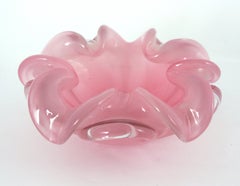 1950 Archimede Seguso Tazón de flores de cristal artístico de Murano rosa ópalo Alabastro Sommerso