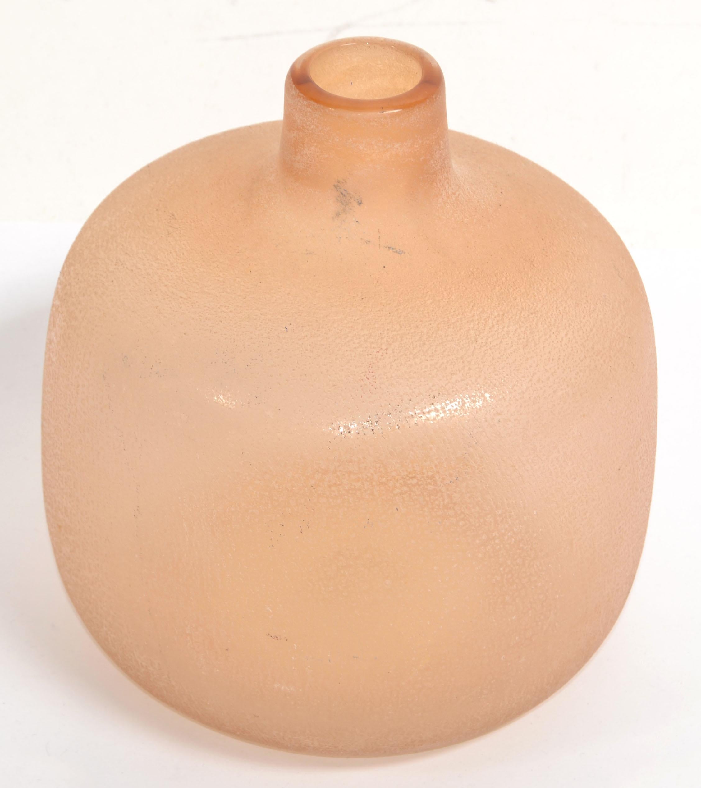 Archimede Seguso Italy Scavo Blown Murano Glass frosted peach color Glass vase, vessel, Centerpiece Mid-Century Modern made by Seguso Vetri d'Arte Italy circa in late 1950s.
This stunning Murano vase is a true work of art, crafted by hand using
