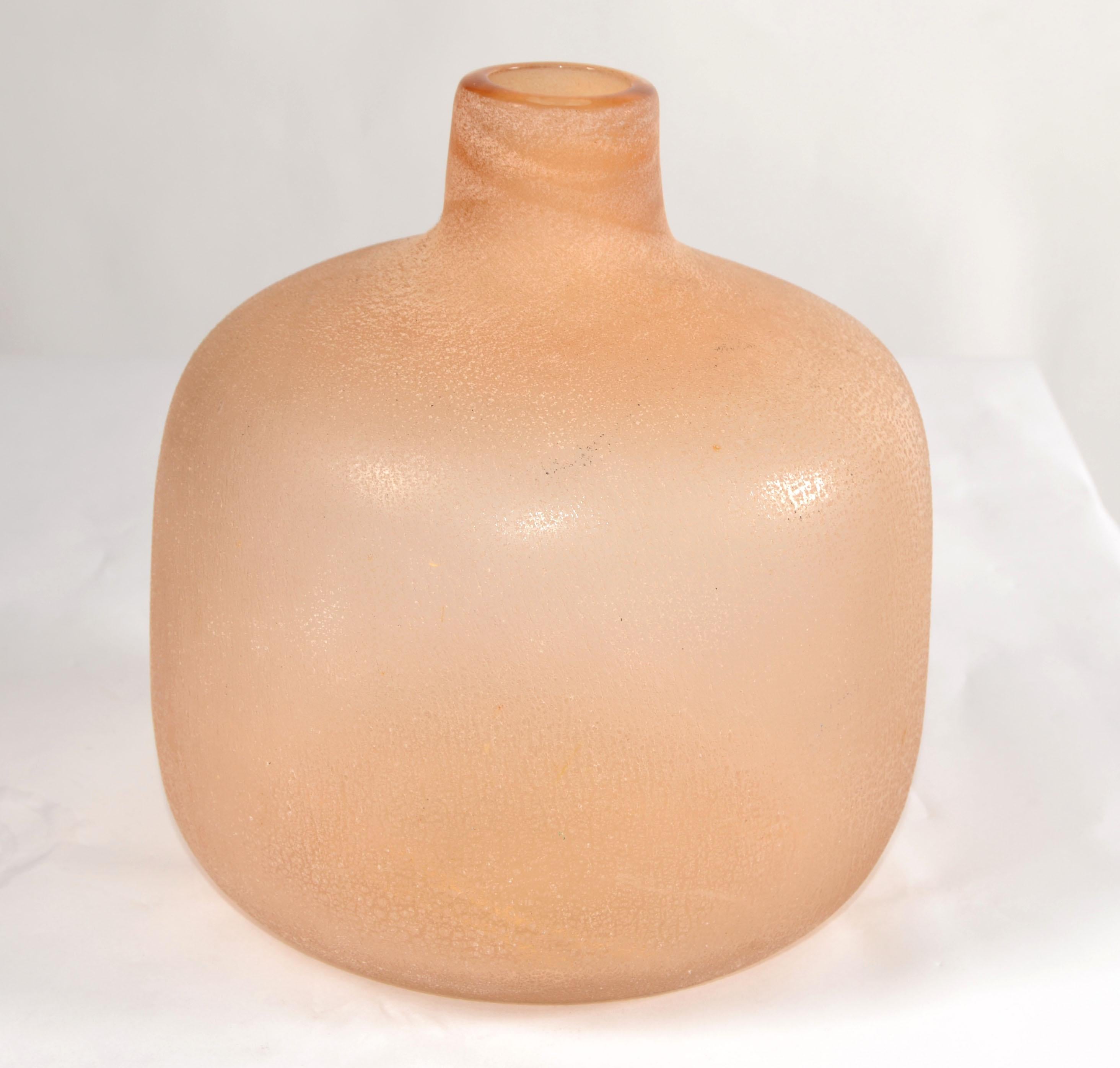 Italian 1950 Archimede Seguso Scavo Peach Color Frosted Vase Italy Seguso Vetri d'Arte For Sale