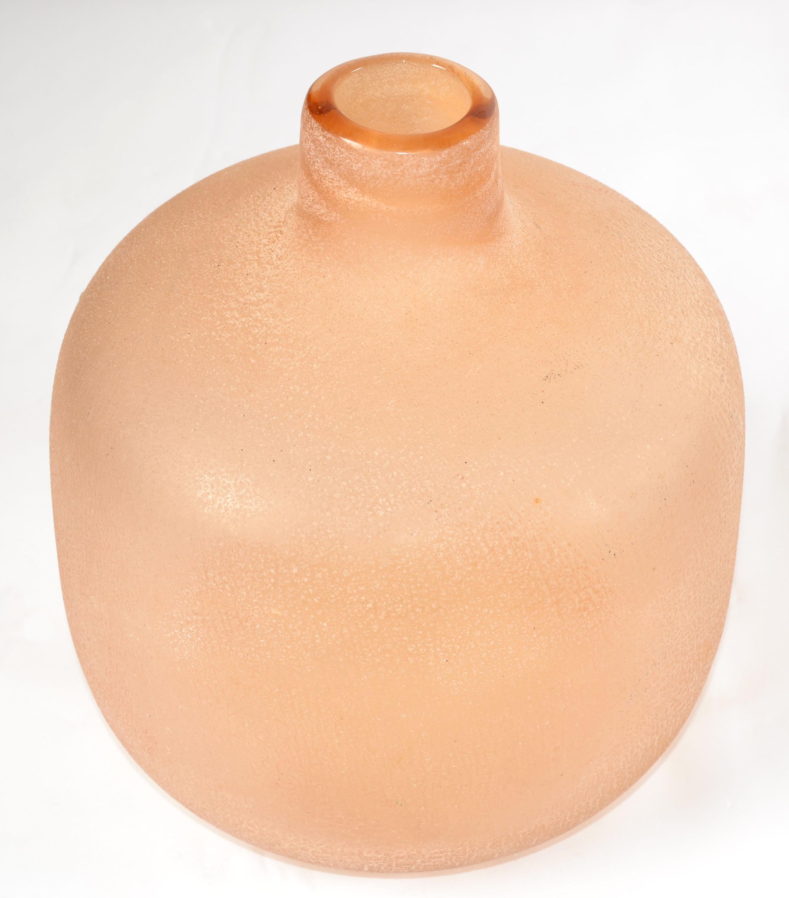 Hand-Crafted 1950 Archimede Seguso Scavo Peach Color Frosted Vase Italy Seguso Vetri d'Arte For Sale