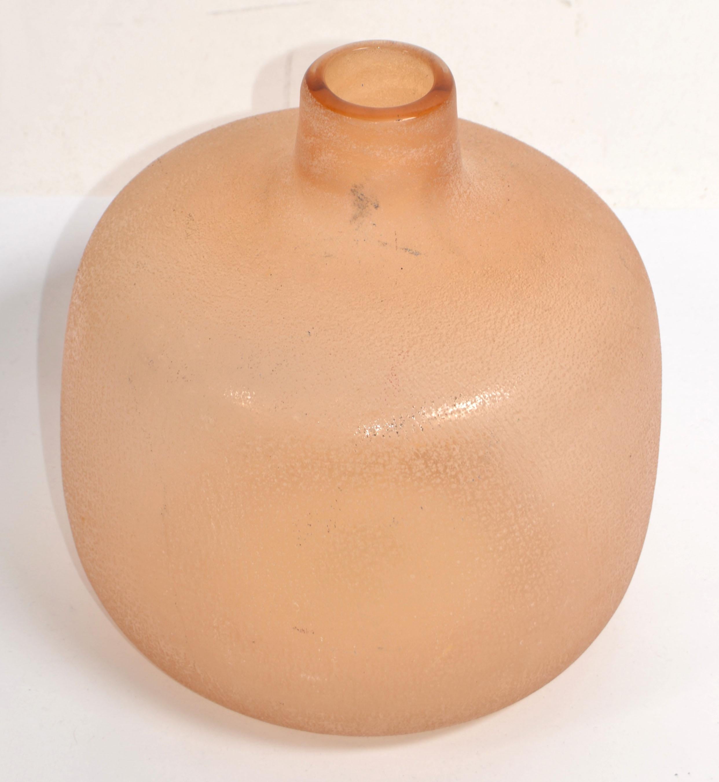 1950 Archimede Seguso Scavo Peach Color Frosted Vase Italy Seguso Vetri d'Arte In Good Condition In Miami, FL