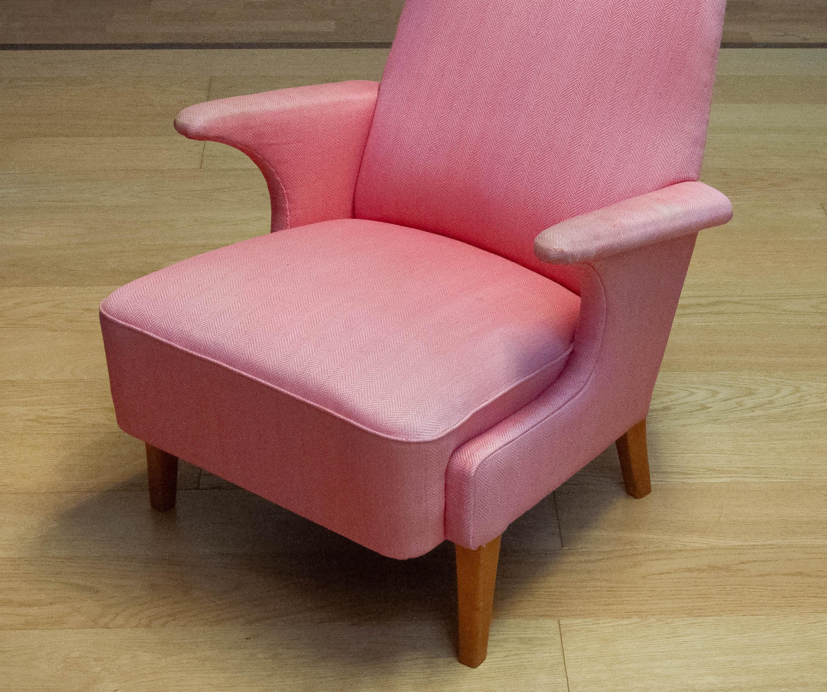 1950 Armchair / Lounge Chair With Powder Pink Wool Upholstery By Dux From Sweden For Sale 4