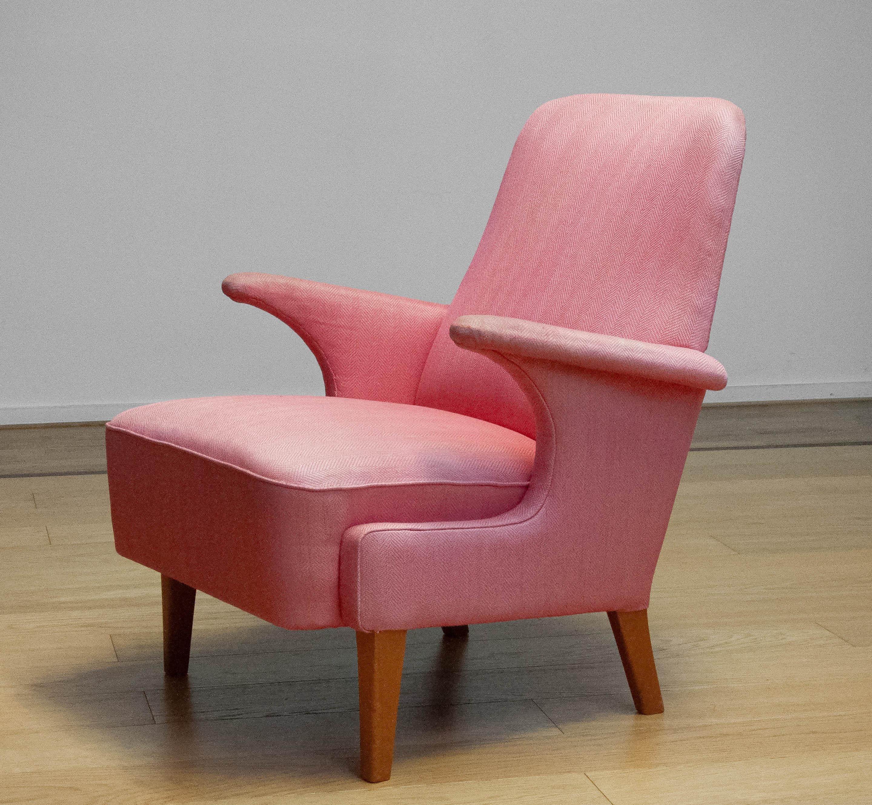 1950 Armchair / Lounge Chair With Powder Pink Wool Upholstery By Dux From Sweden For Sale 2
