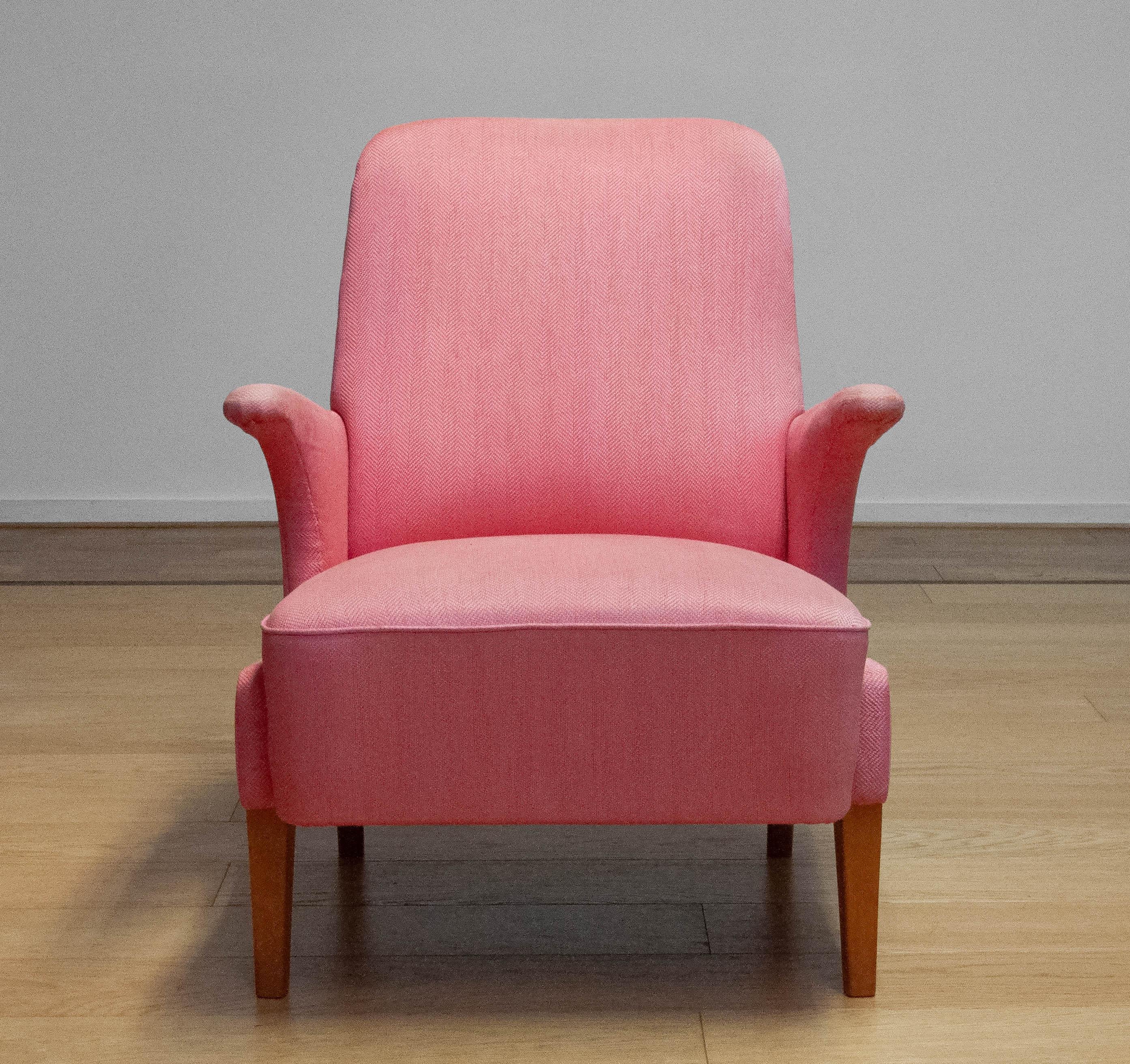 1950 Armchair / Lounge Chair With Powder Pink Wool Upholstery By Dux From Sweden For Sale 3