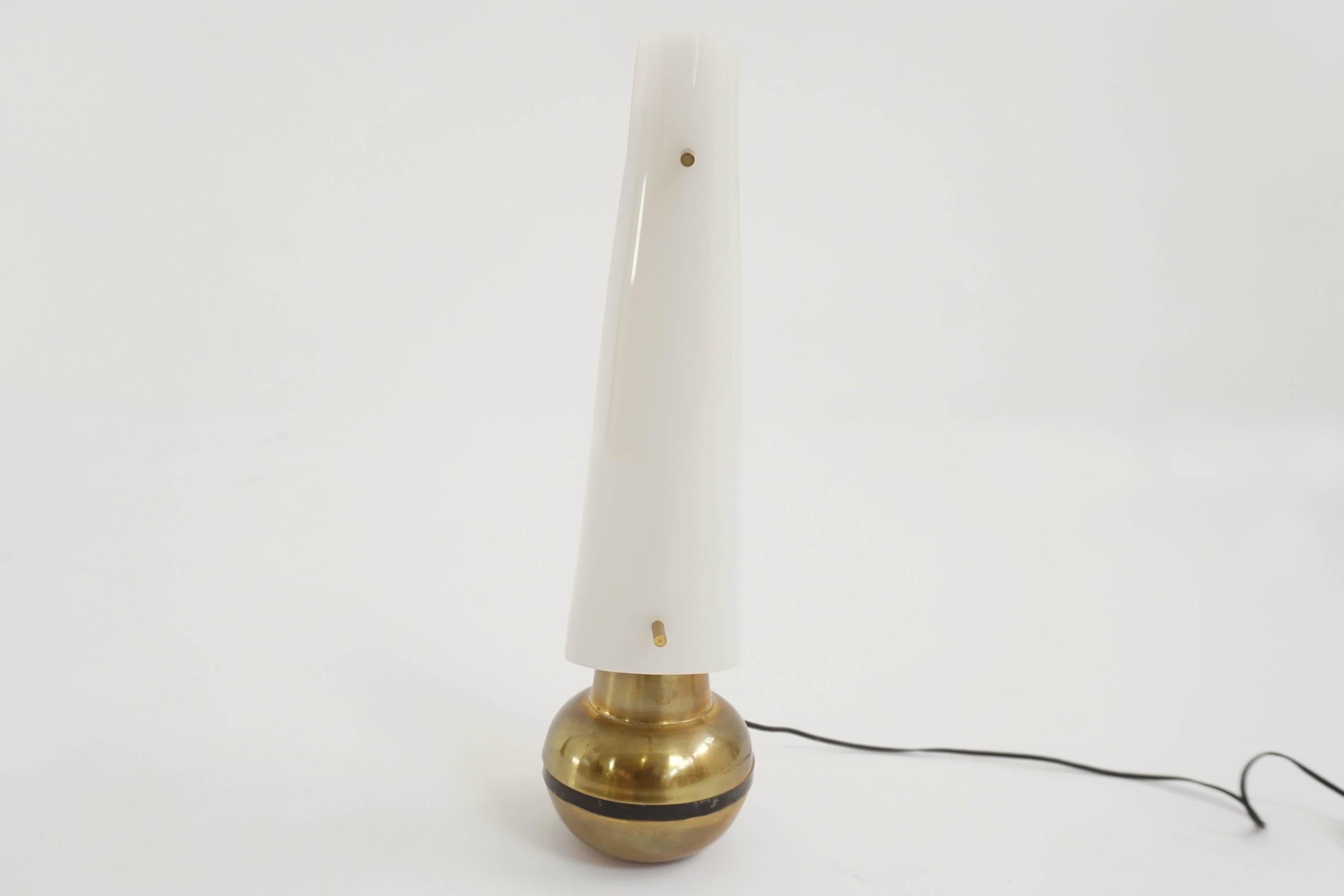 Lacquered 1950 Arredoluce Angelo Lelii Att. Black & White Brass Table Lamp Counterweight For Sale
