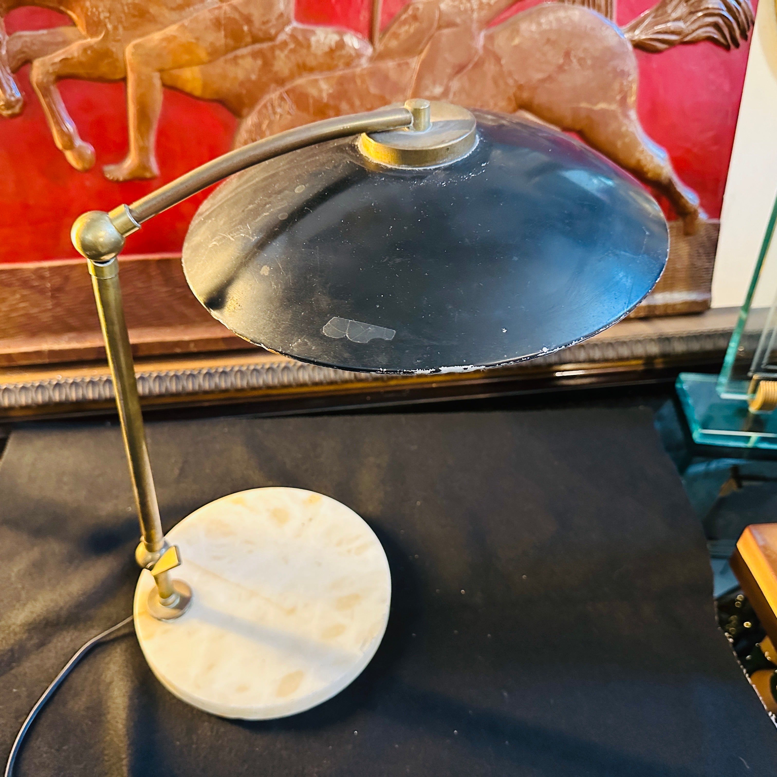 1950 Arredoluce Attributed Mid-Century Modern Brass and Marble Italian Desk Lamp In Good Condition For Sale In Aci Castello, IT