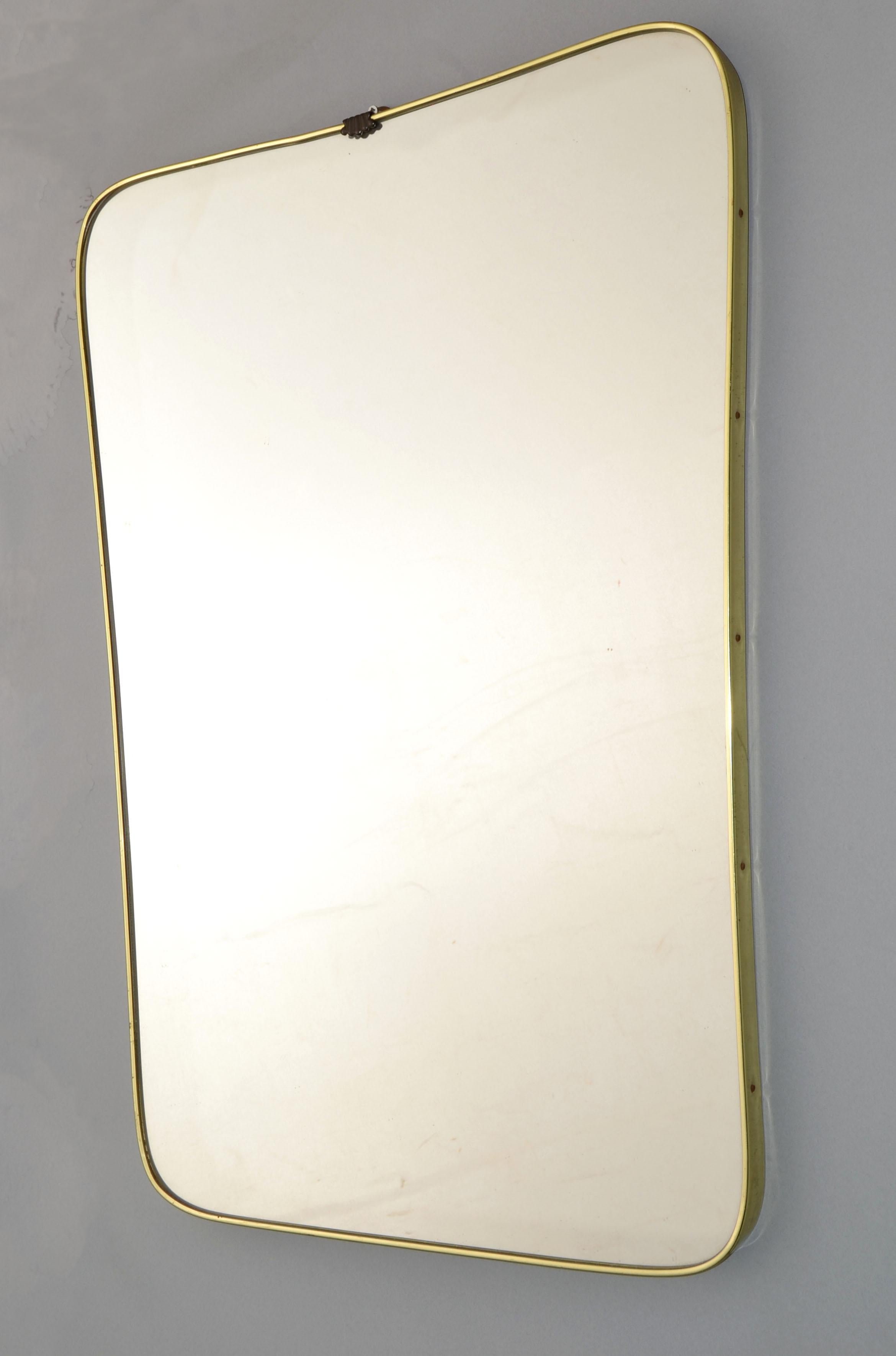 1950 Art Deco Gio Ponti Stil Messing Wood Shell Decor Shield Wandspiegel Italien (Art déco) im Angebot