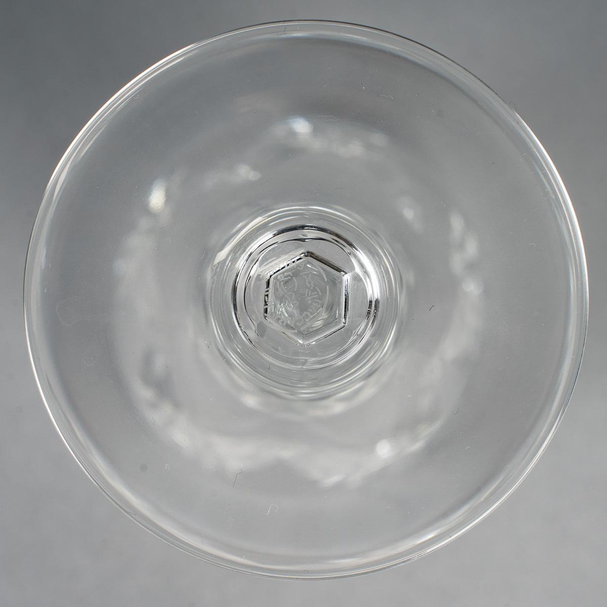 Gravé 1950 Baccarat, Service de verres en cristal gravé Auvergne, 36 Pieces