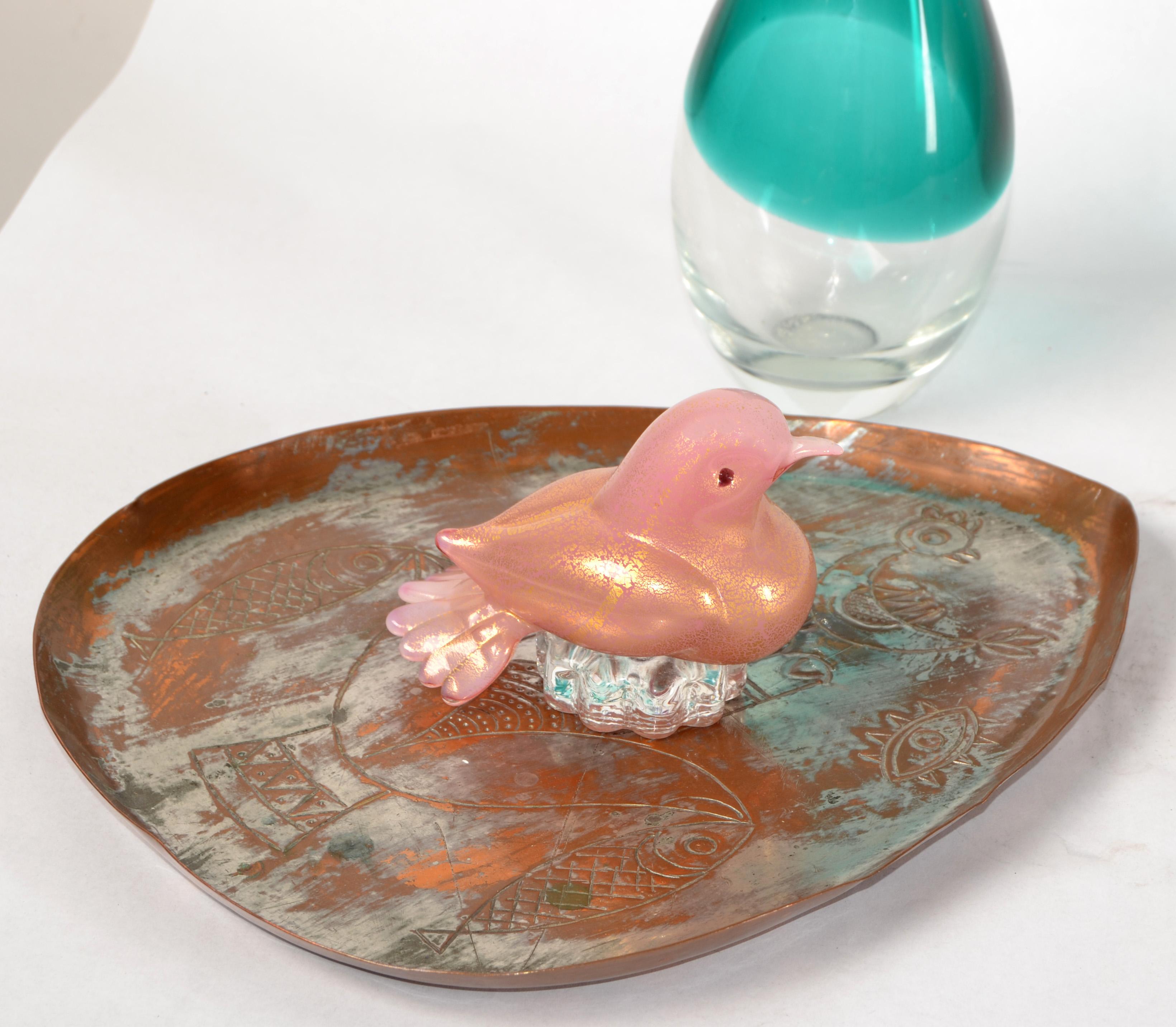 Vetro artistico Scultura di uccello italiana in vetro artistico di Murano in stile Barbini del 1950, con macchie d'oro rosa in vendita