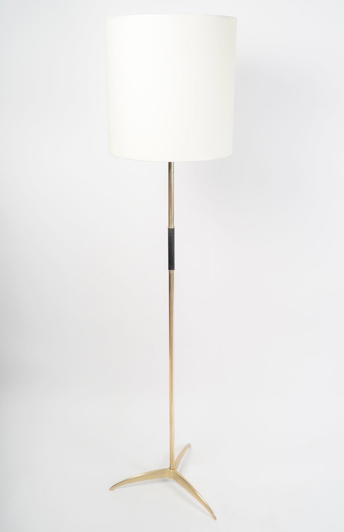 Ottone 1950 Lampada da terra in bronzo e ottone di Stilnovo in vendita