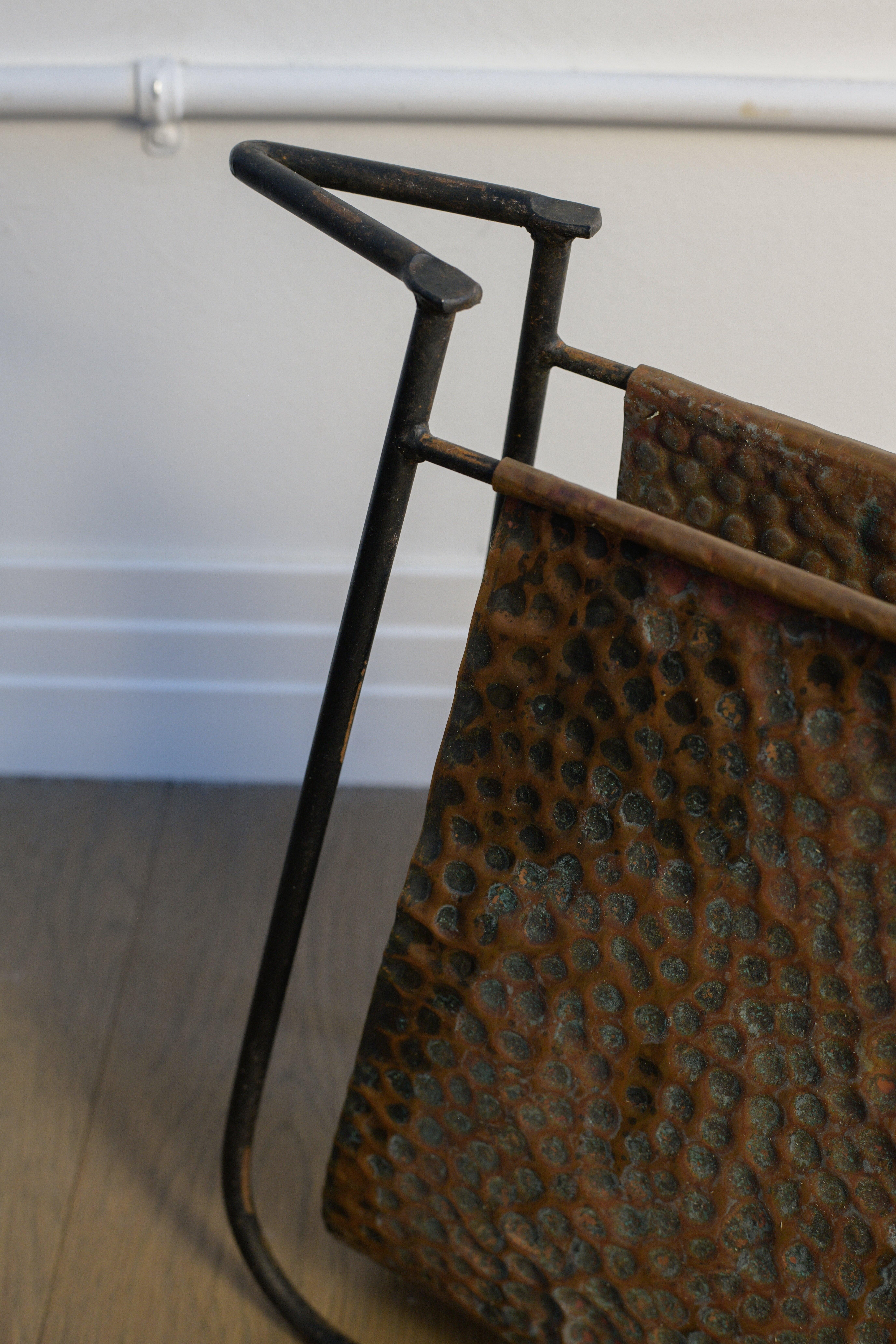 Métal 1950 Carlo Hauner et Martin Eisler, porte-revues Fabriqué par Forma, Brazil. en vente