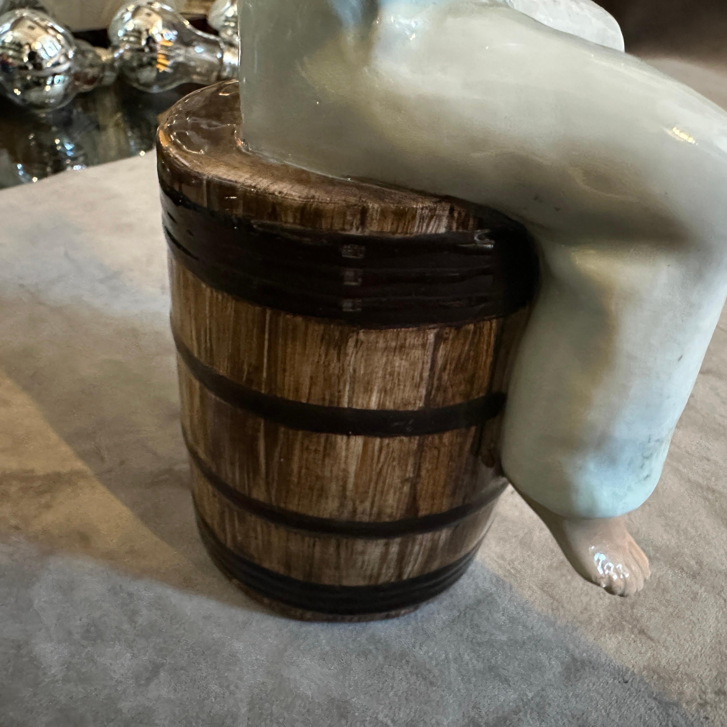 1950 Figure en céramique d'un marin avec un singe par Helen Scavini pour Tanagra en vente 5