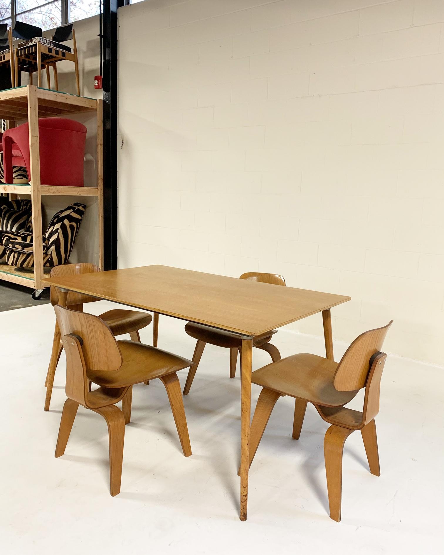 Mid-Century Modern 1950 Charles and Ray Eames for Herman Miller DTW-3 Table and Set of 4 DCW Chairs