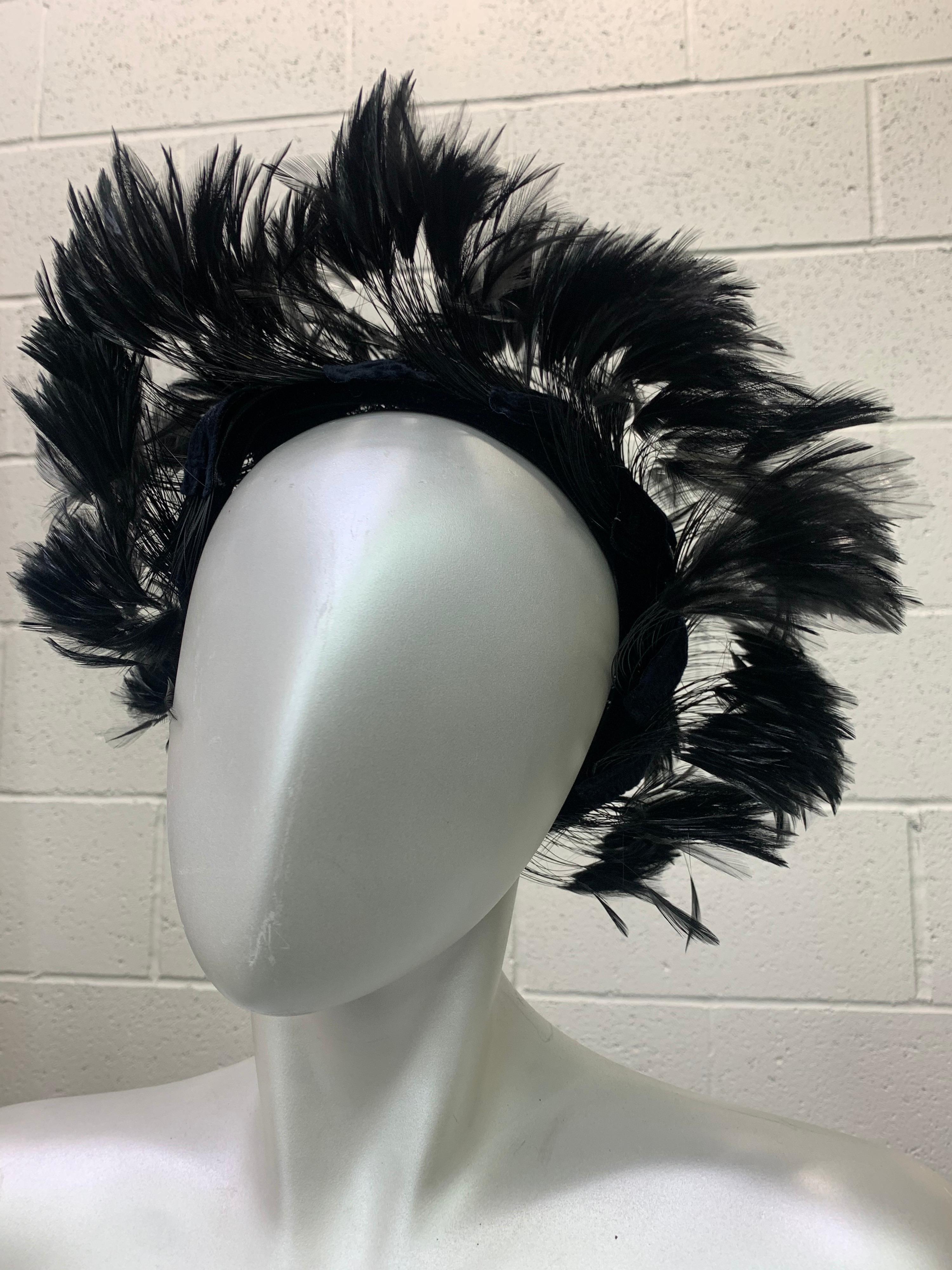 1950 Christian Dior Chapeaux Black Feather Turban W/ Velvet Applique Details In Excellent Condition For Sale In Gresham, OR