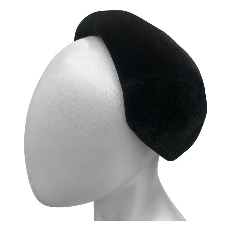 1950 Christian Dior Made In France Fine Black Felt Capulet Hat "New Look" Design