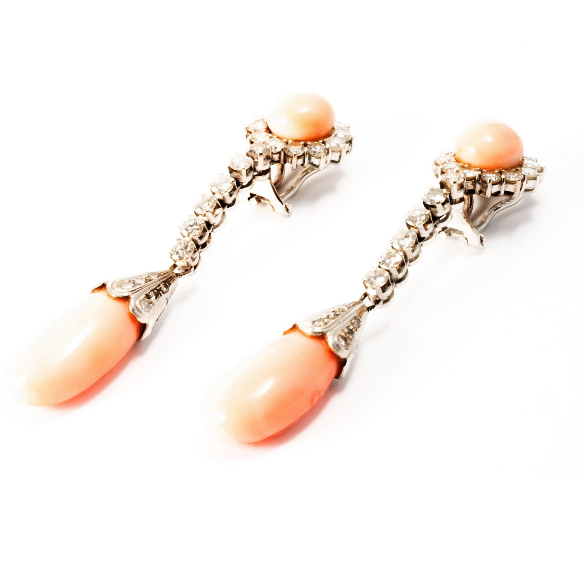 Women's 1950 Coral and Diamonds 18K White Gold Cocktail Dangle Clip-On Earrings For Sale