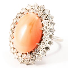 1950 Vintage  Oval Coral Peau d'Ange Diamond 18K White Gold Cocktail Ring Band