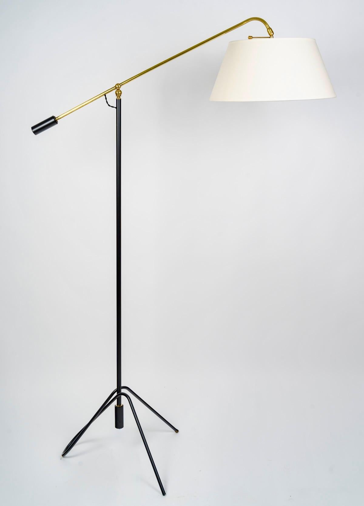 1950 Lampadaire à contrepoids par Maison Lunel en vente 4