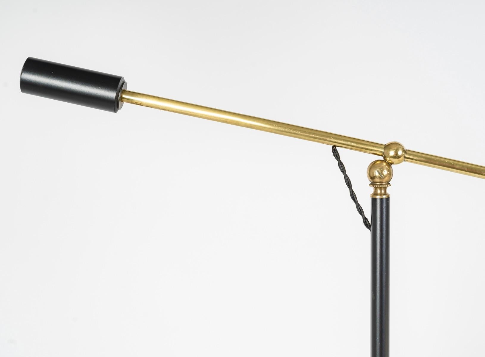 1950 Lampadaire à contrepoids par Maison Lunel Bon état - En vente à Saint-Ouen, FR