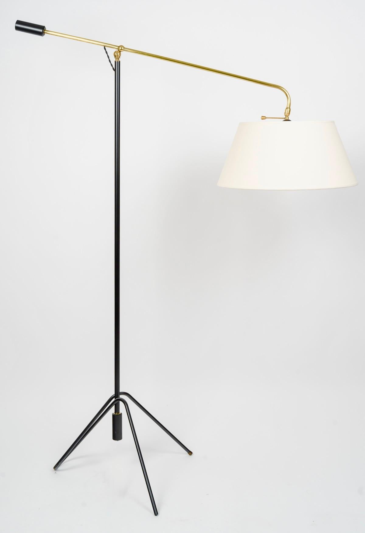 1950 Lampadaire à contrepoids par Maison Lunel en vente 1