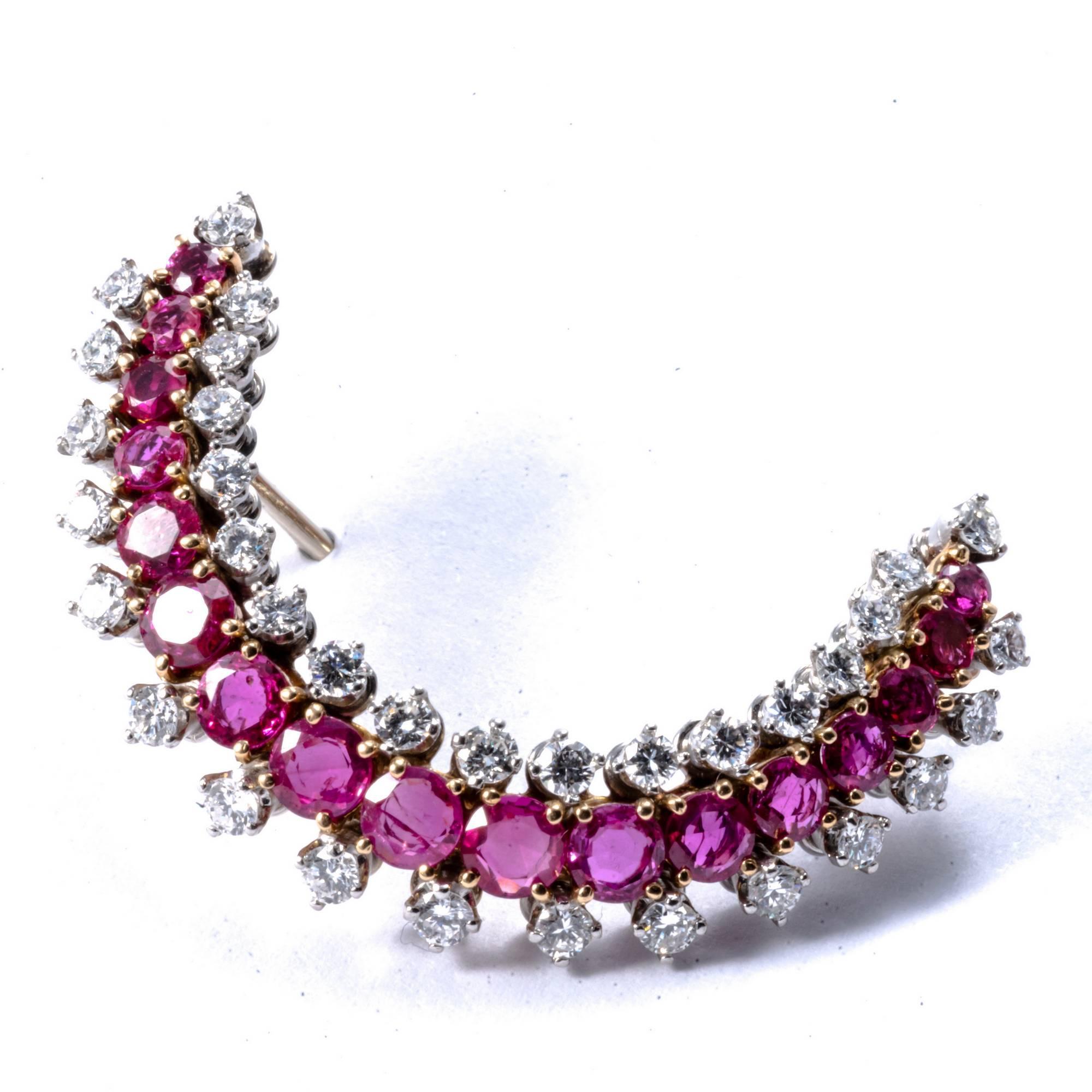 1950 Crescent Moon Ruby Diamond 18K Gold Enhancer Pin Brooch Pendant Necklace In Good Condition For Sale In Roma, IT