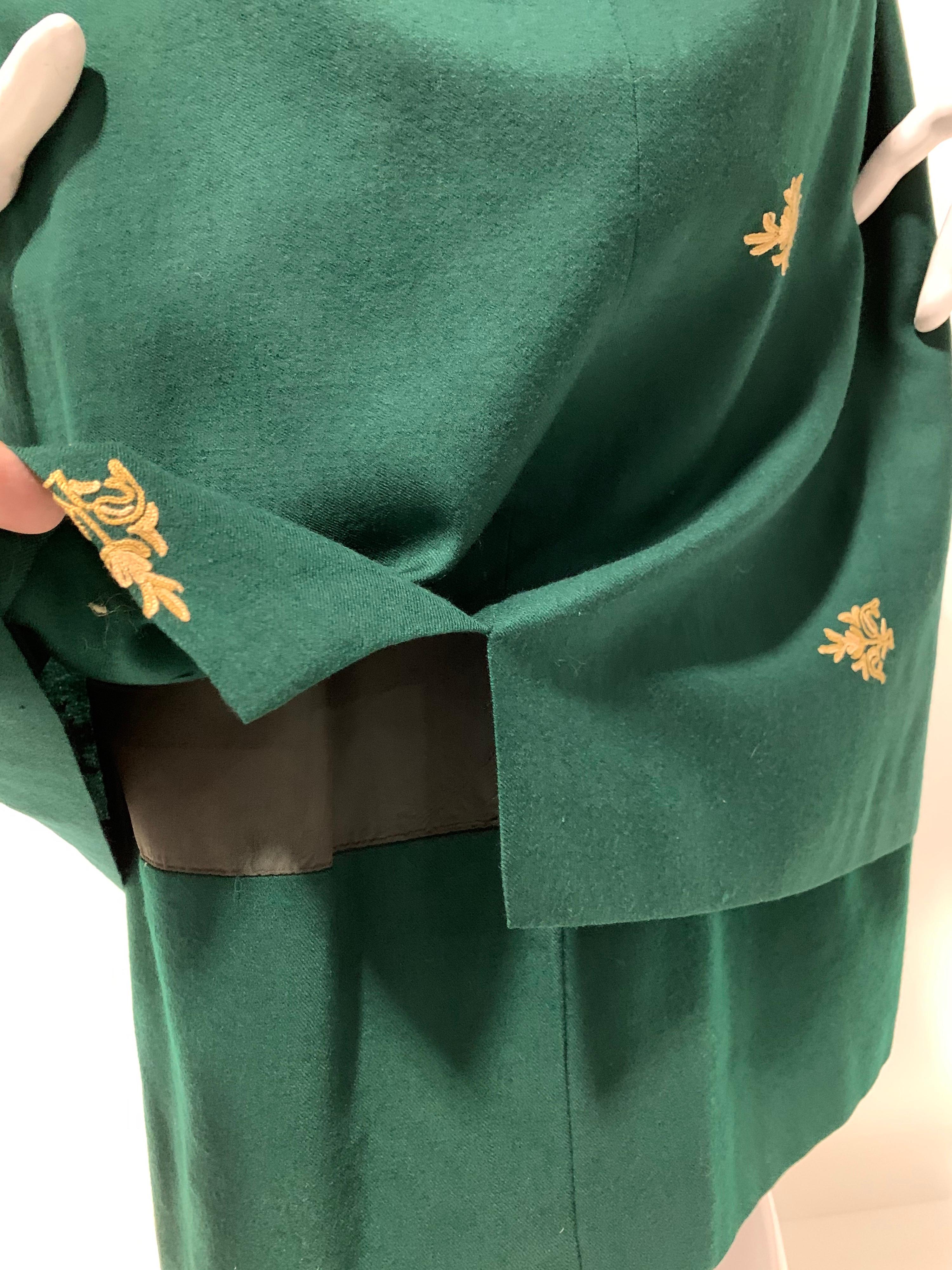 1950 Custom Made Hunter Green Crewel Cord Embroidered Wool Dress Size 10 For Sale 4