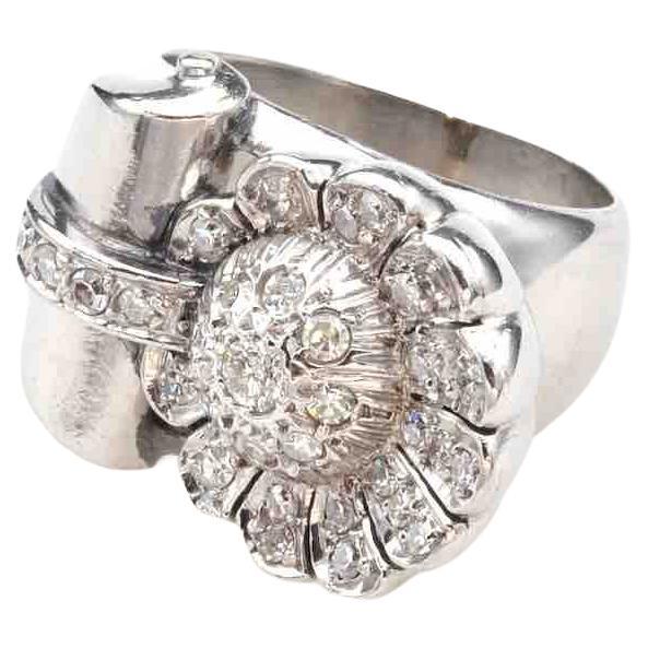 1950 diamonds ring in platinum For Sale