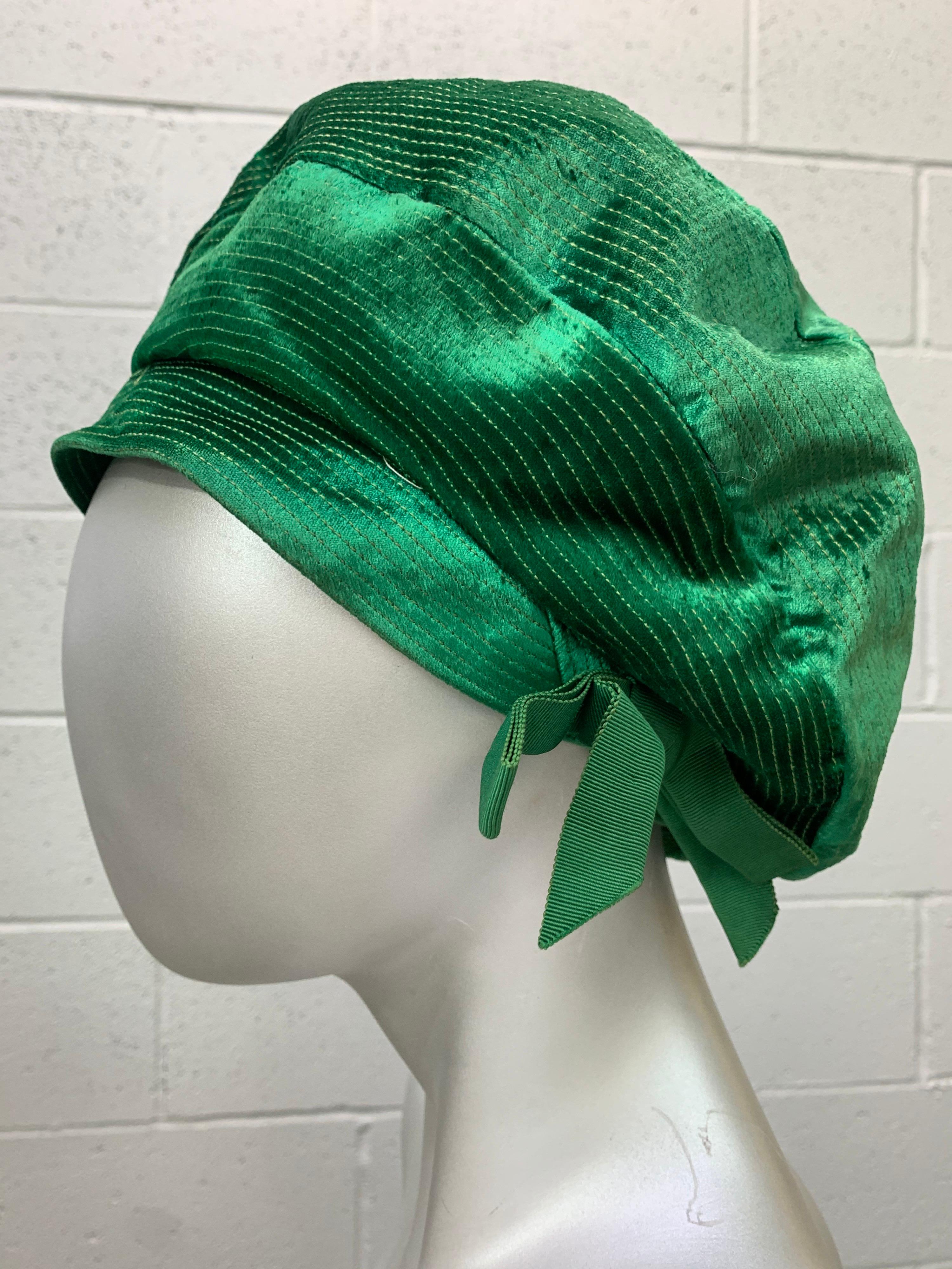 1950 Emerald Green Silk Panne Velvet Trapunto Stitch Tam Style Hat In Excellent Condition For Sale In Gresham, OR