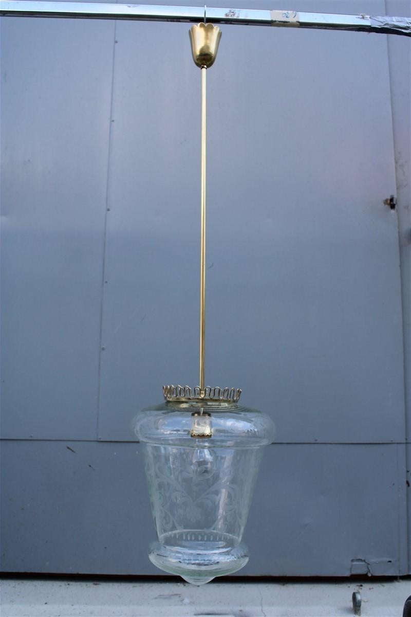 1950 Lanterna in cristallo inciso e parti in ottone dorato Design italiano in vendita 1