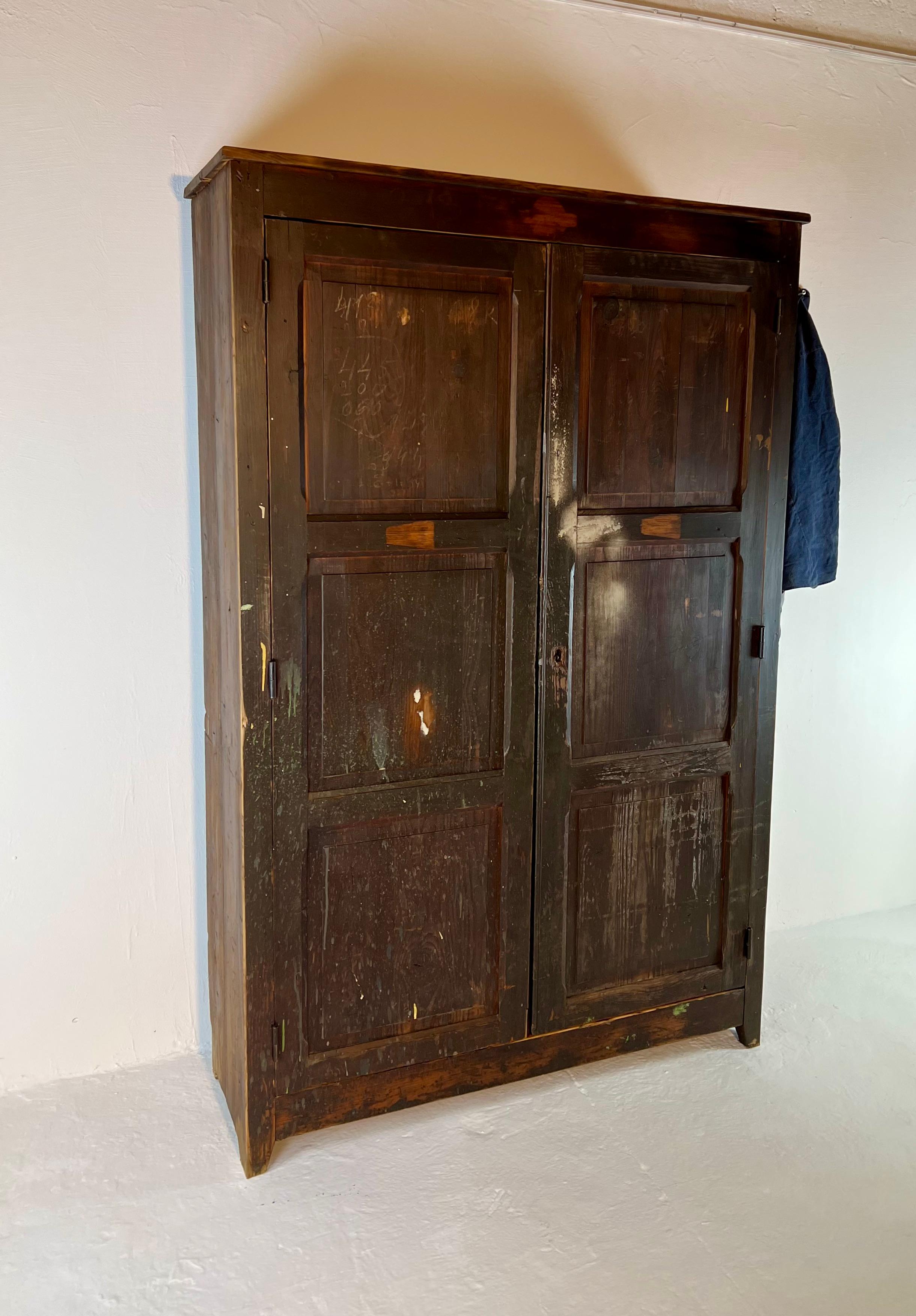 European 1950' Factory Cabinet in Pine Fully Restored For Sale