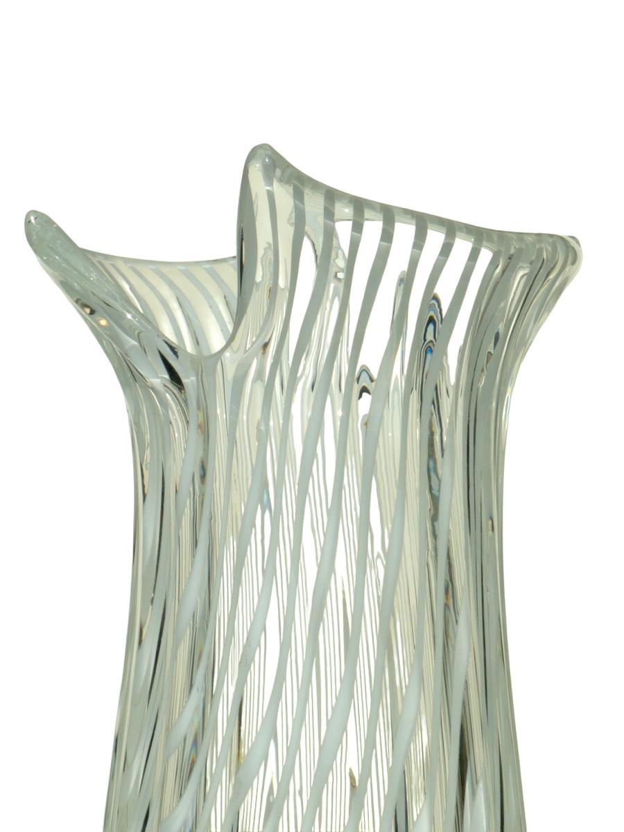 Mid-Century Modern vase en verre Murano blanc Seguso 'Filigrana' 1950 en vente